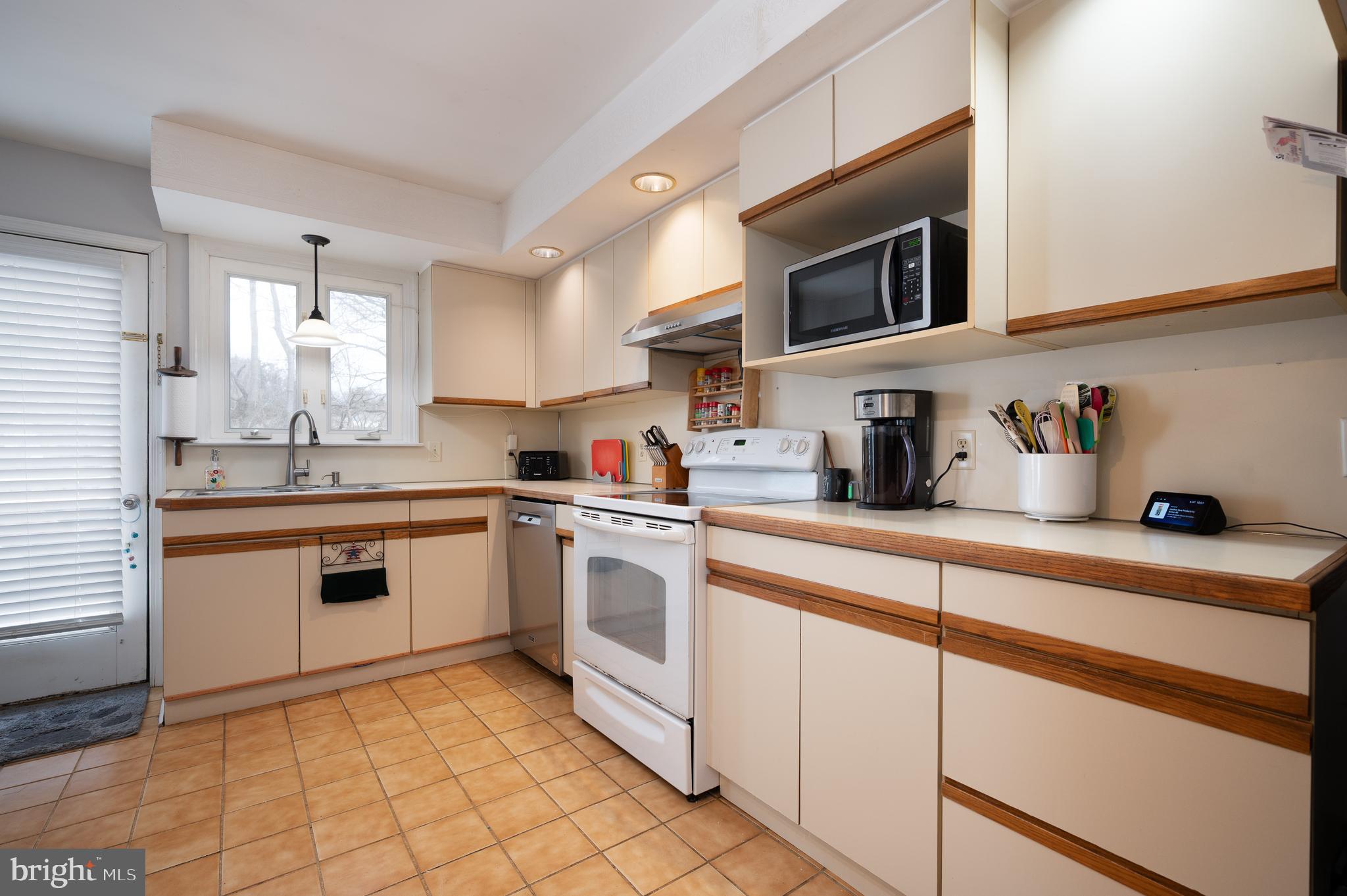 DEACONS WALK - Residential