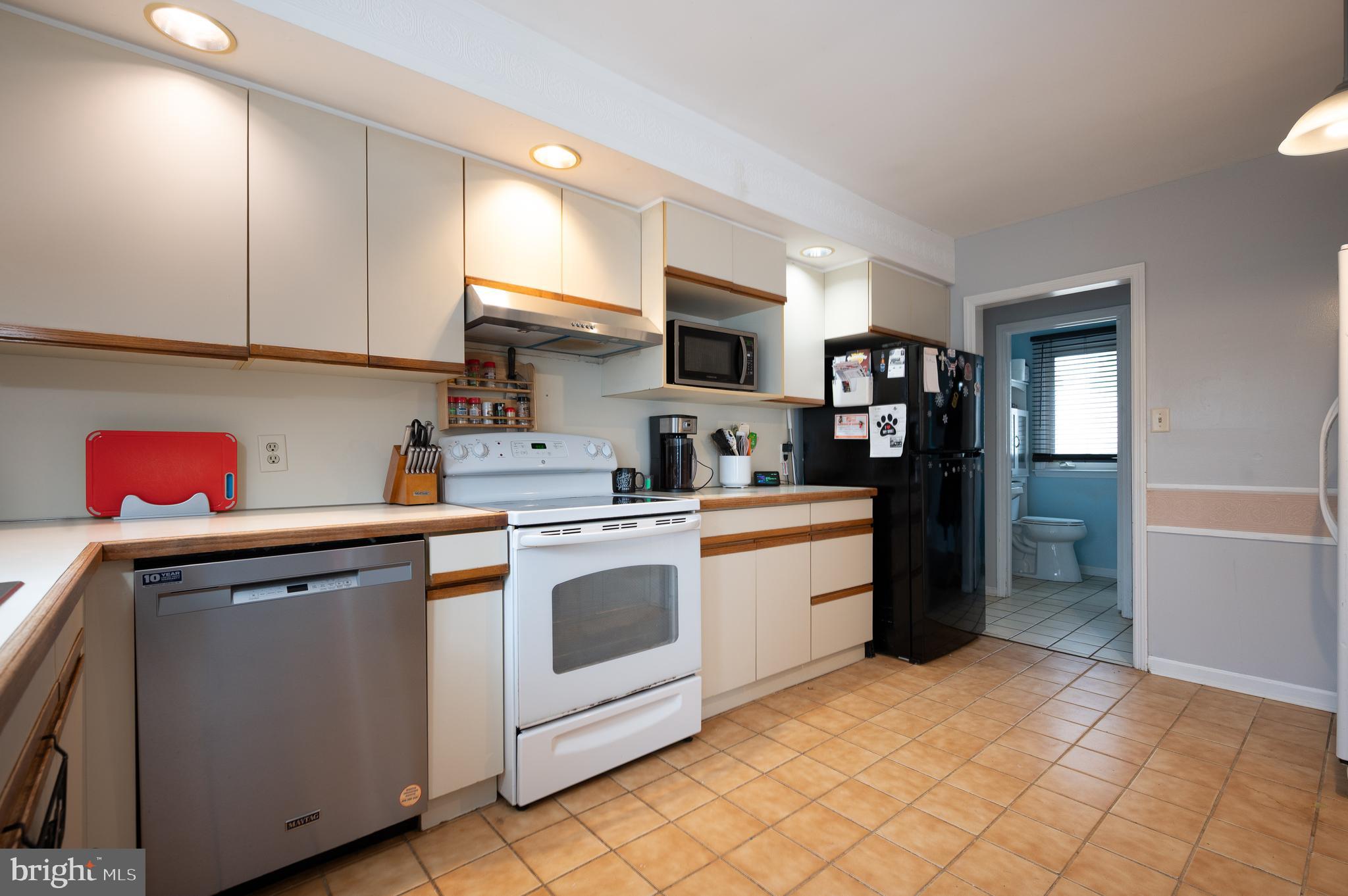 DEACONS WALK - Residential