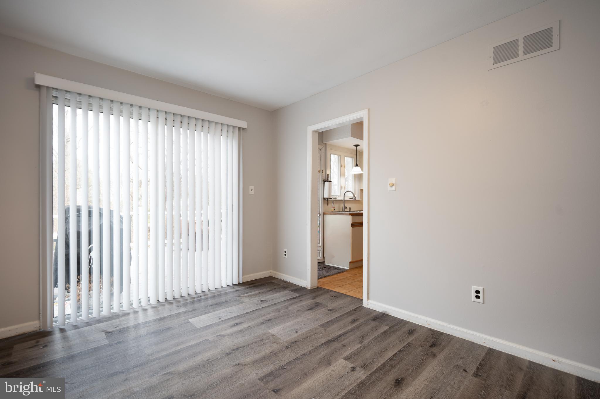 DEACONS WALK - Residential