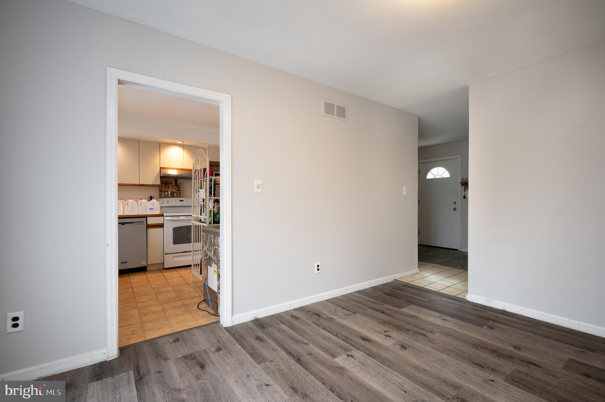 DEACONS WALK - Residential