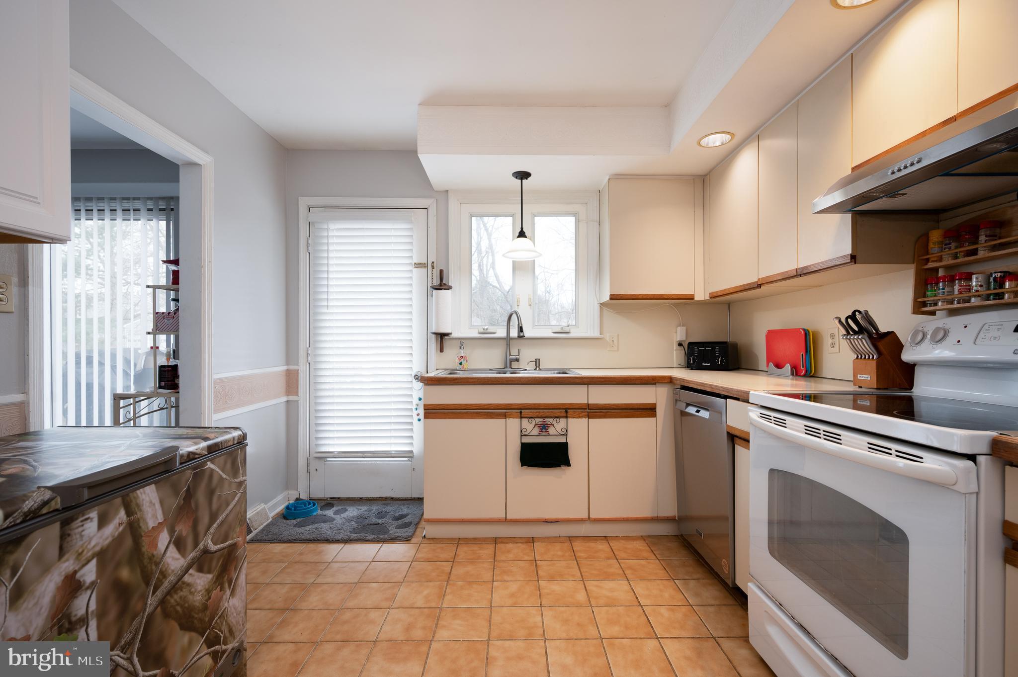 DEACONS WALK - Residential