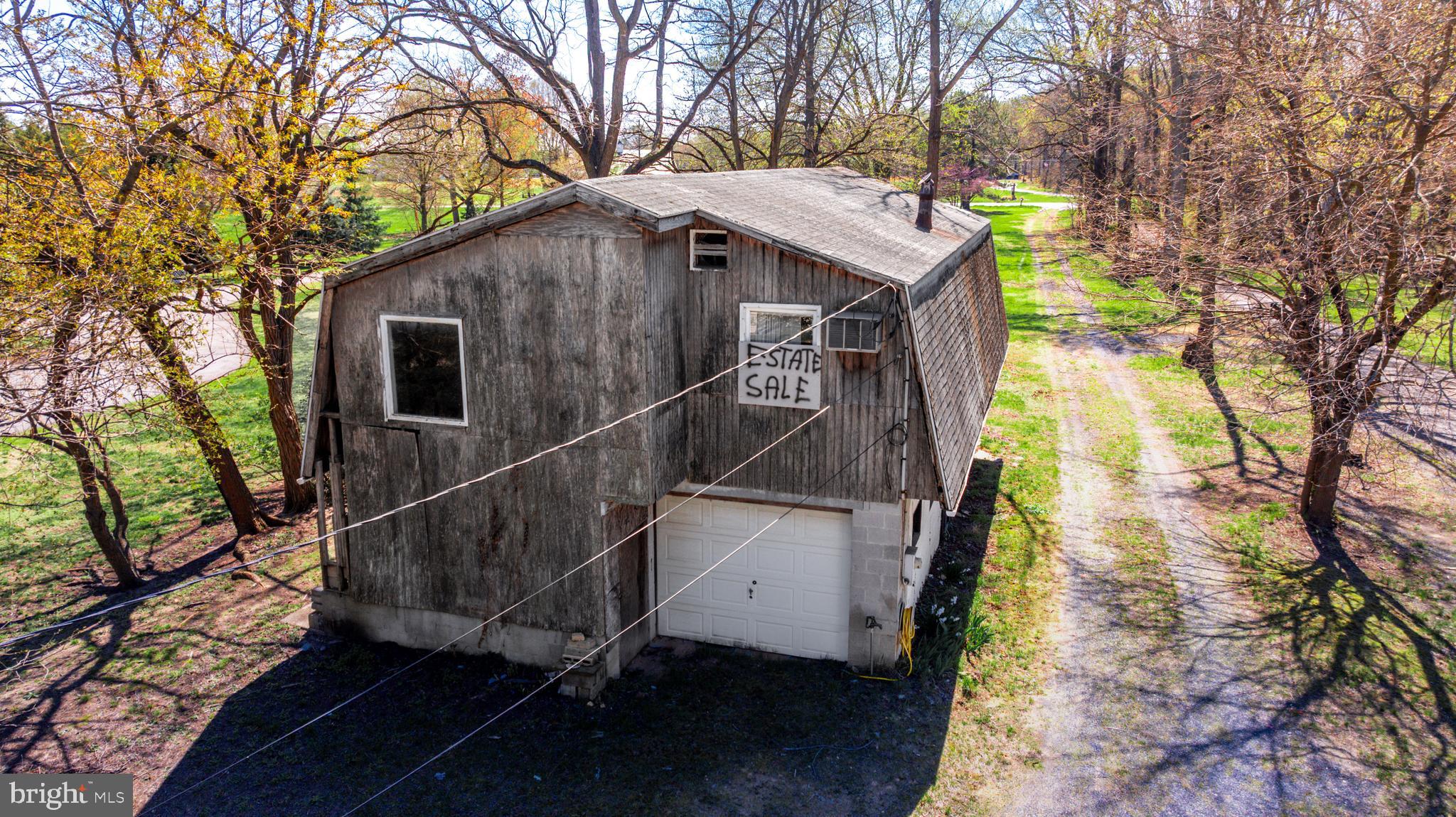 BOWLEYS QUARTERS - Land
