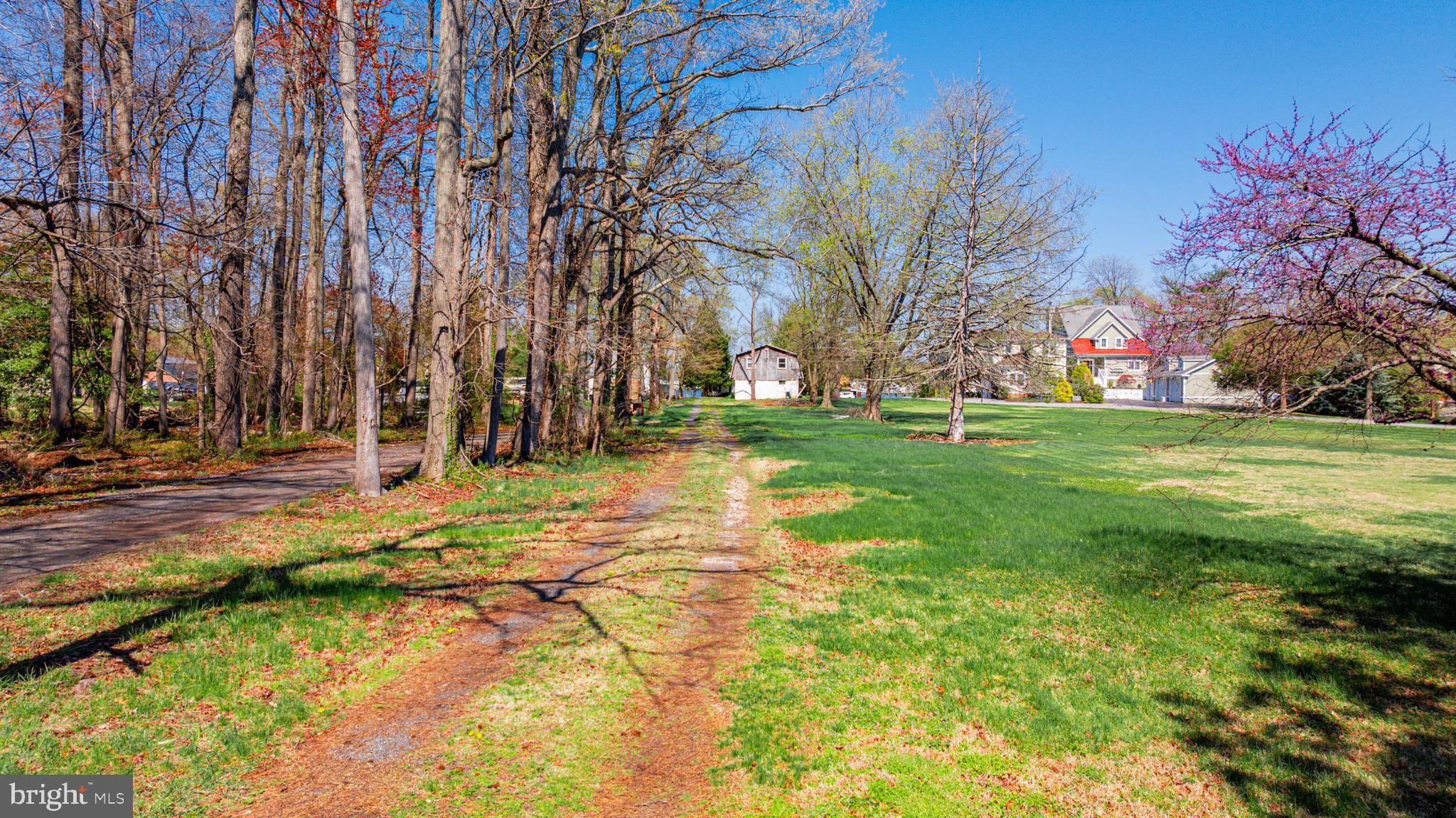BOWLEYS QUARTERS - Land