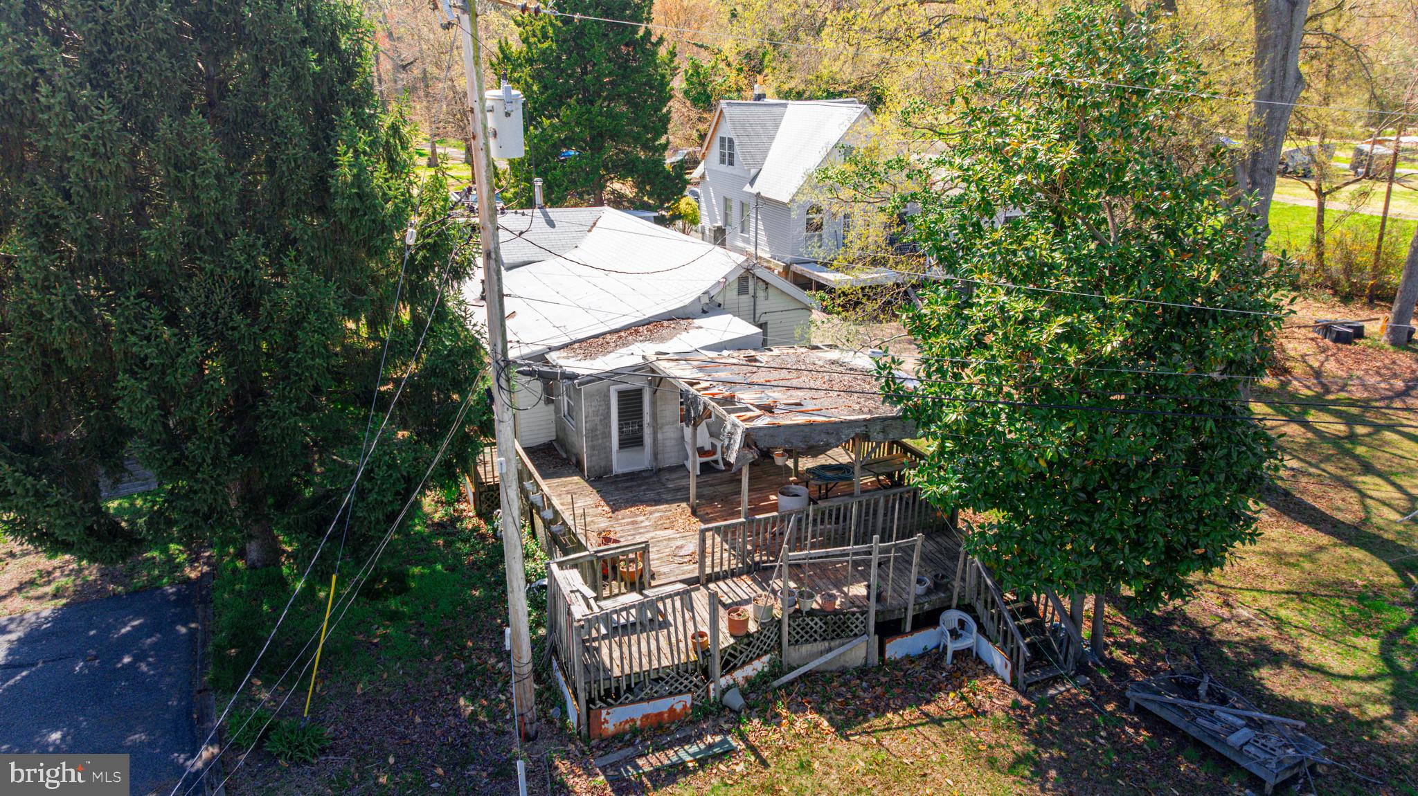 BOWLEYS QUARTERS - Land