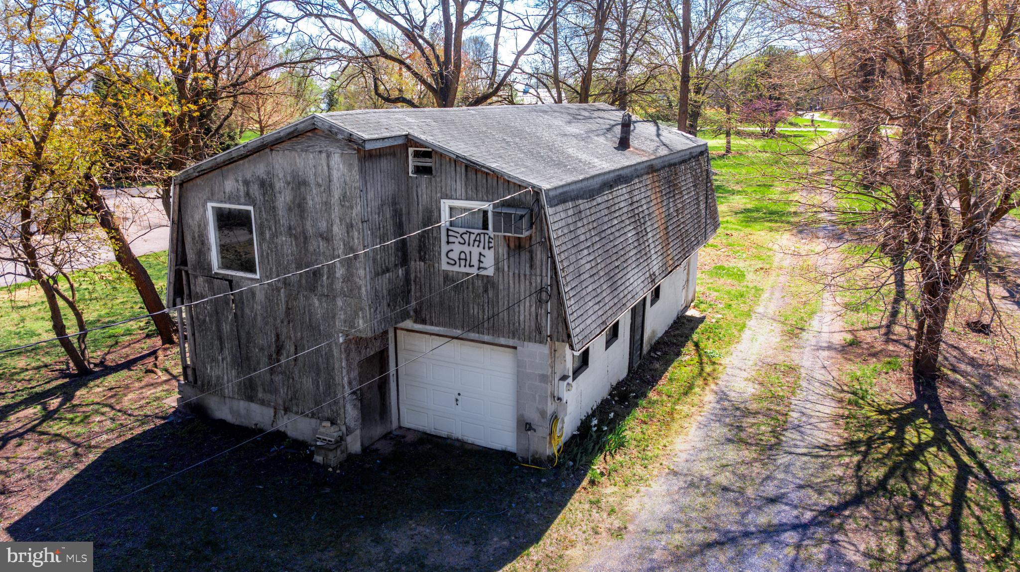 BOWLEYS QUARTERS - Land