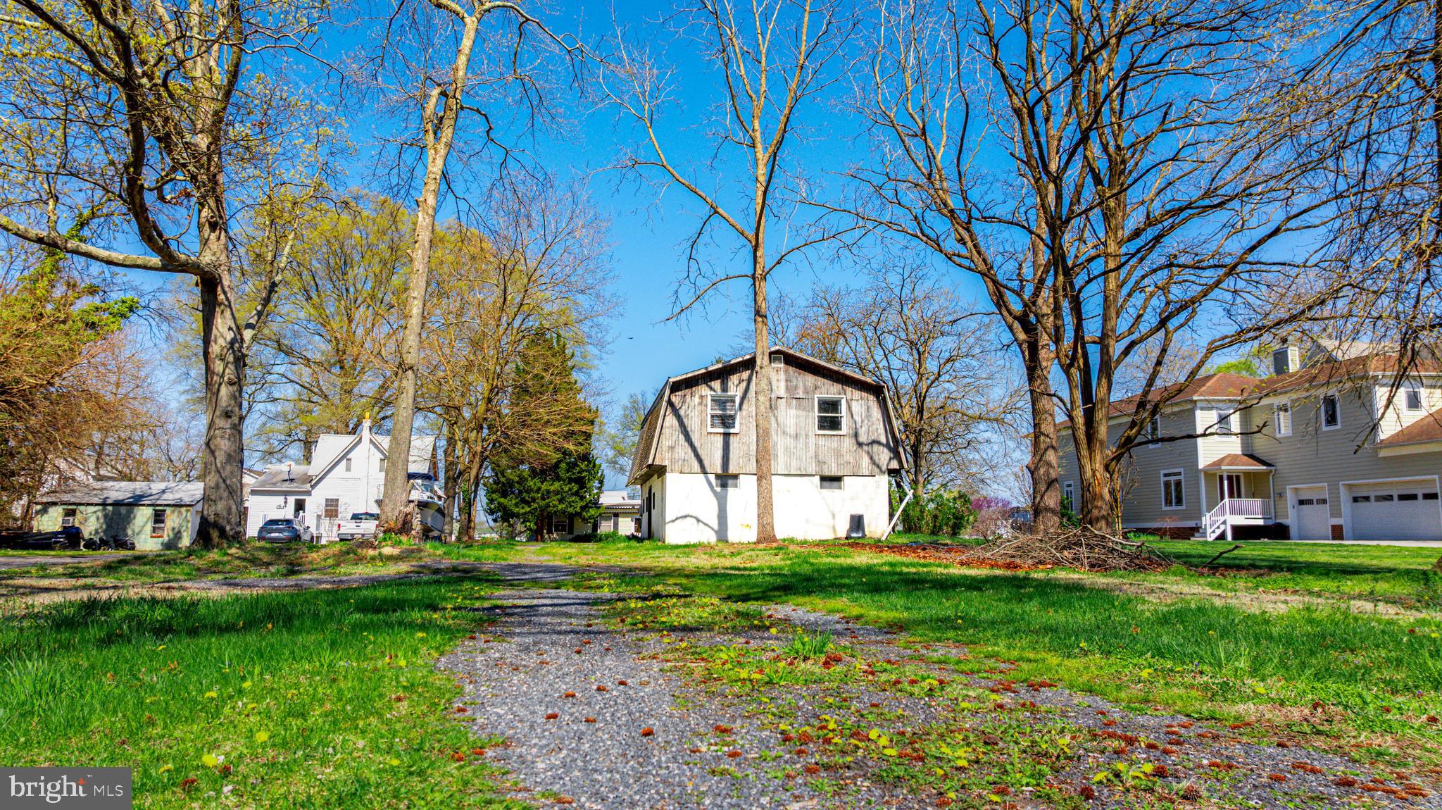 BOWLEYS QUARTERS - Land