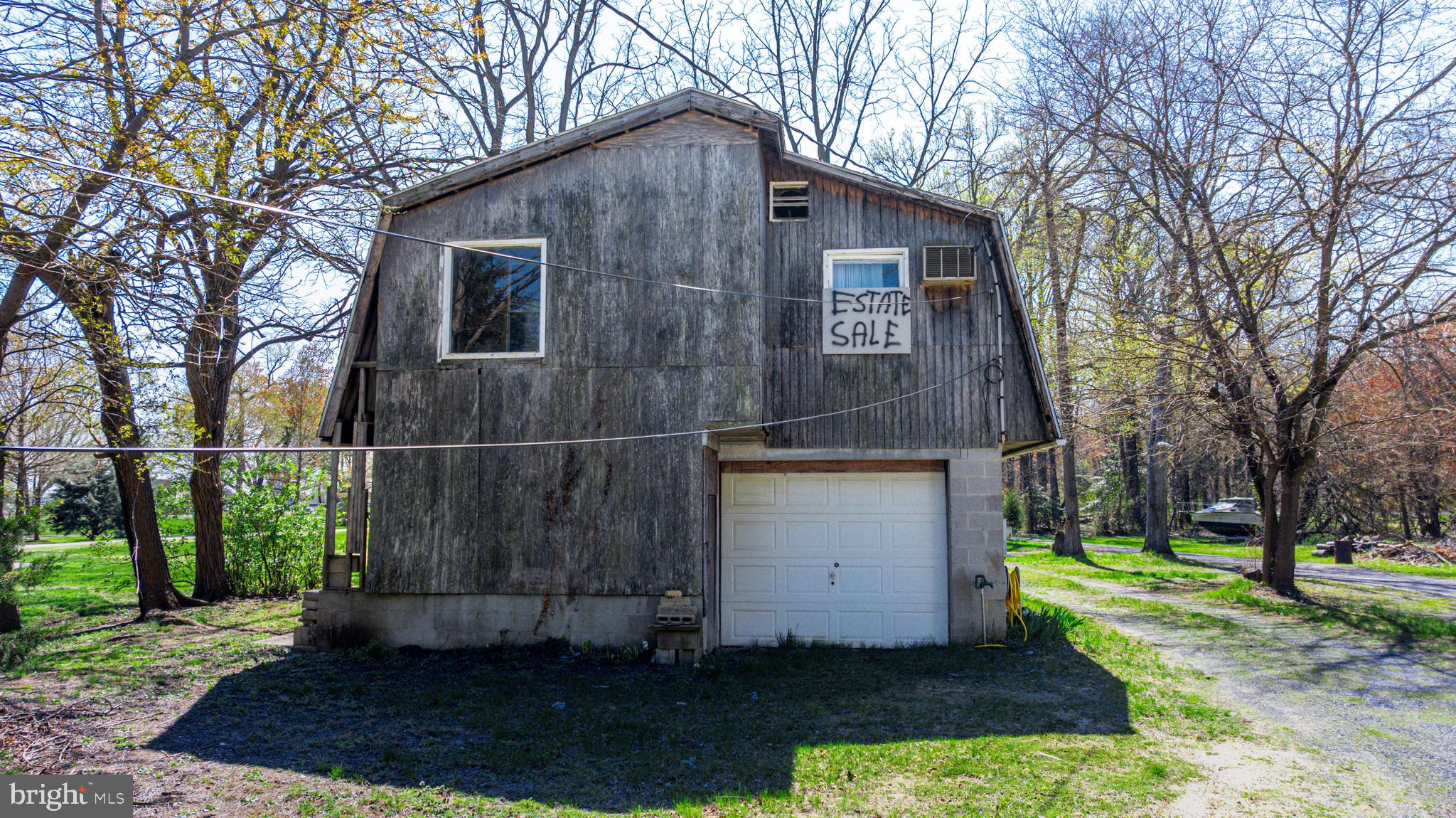 BOWLEYS QUARTERS - Land