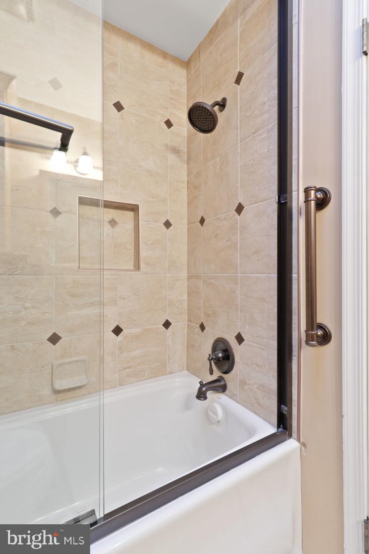 OLNEY OAKS - Residential