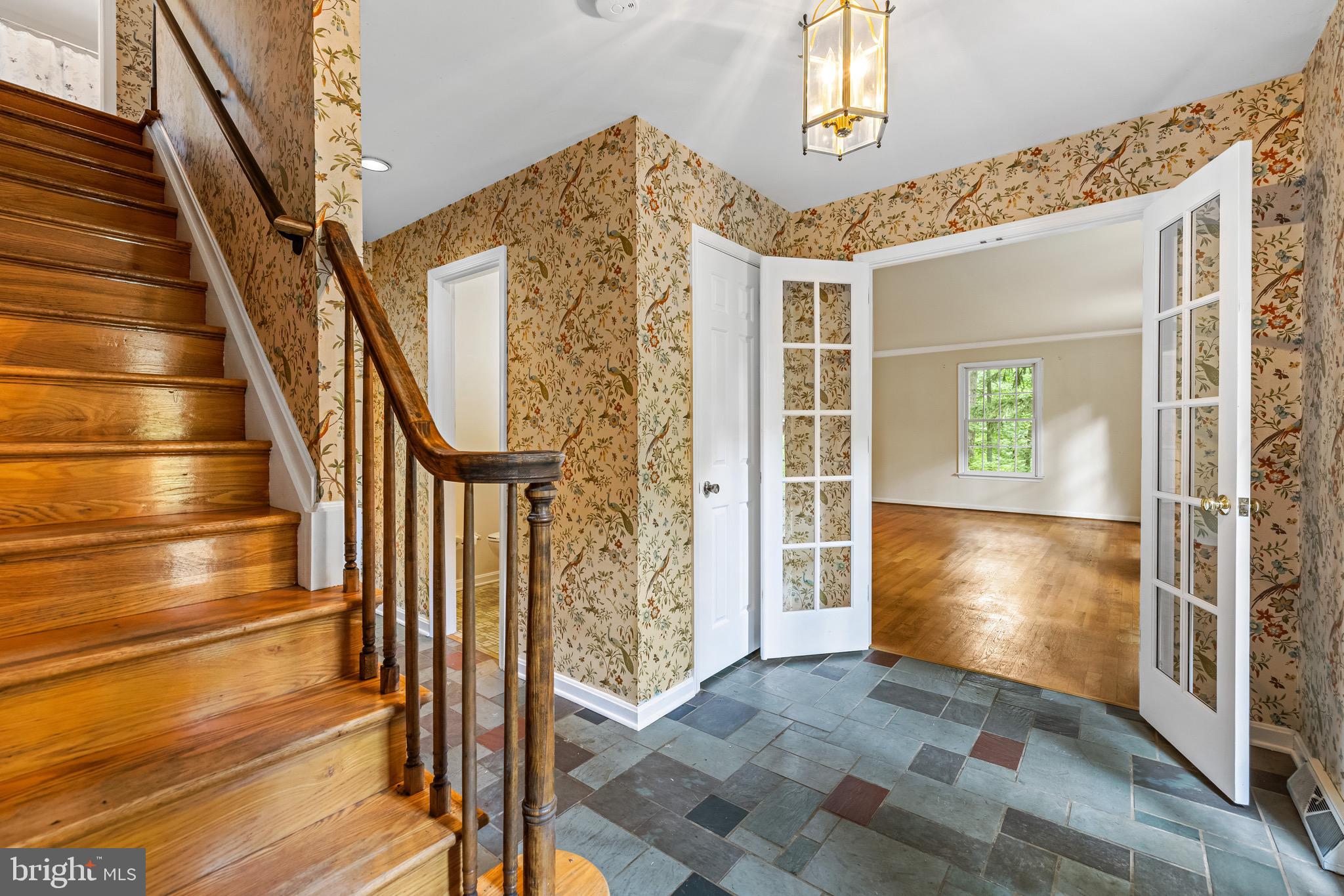 18 HOLLY BRANCH COURT