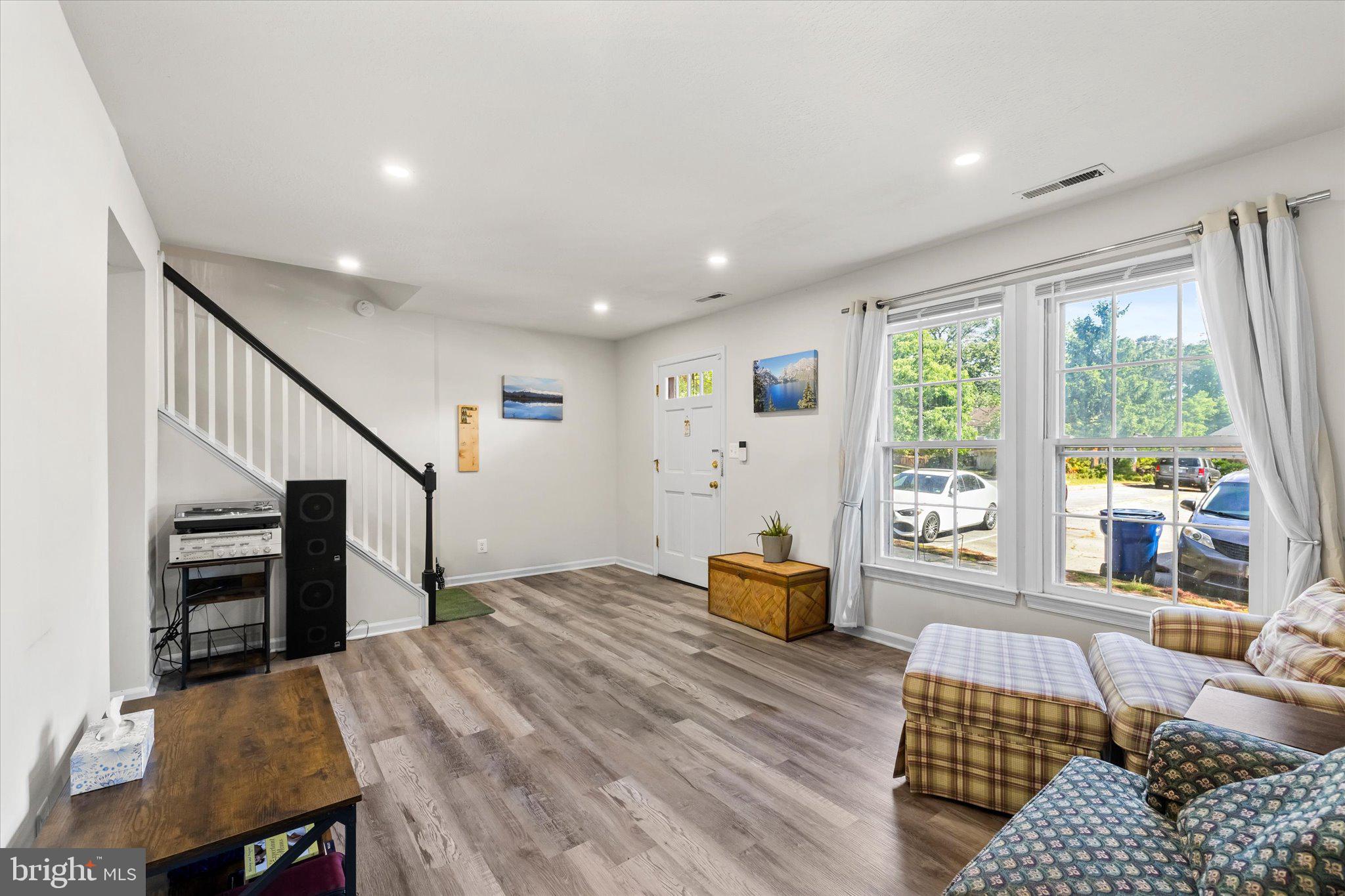 SPRING VALLEY - Residential