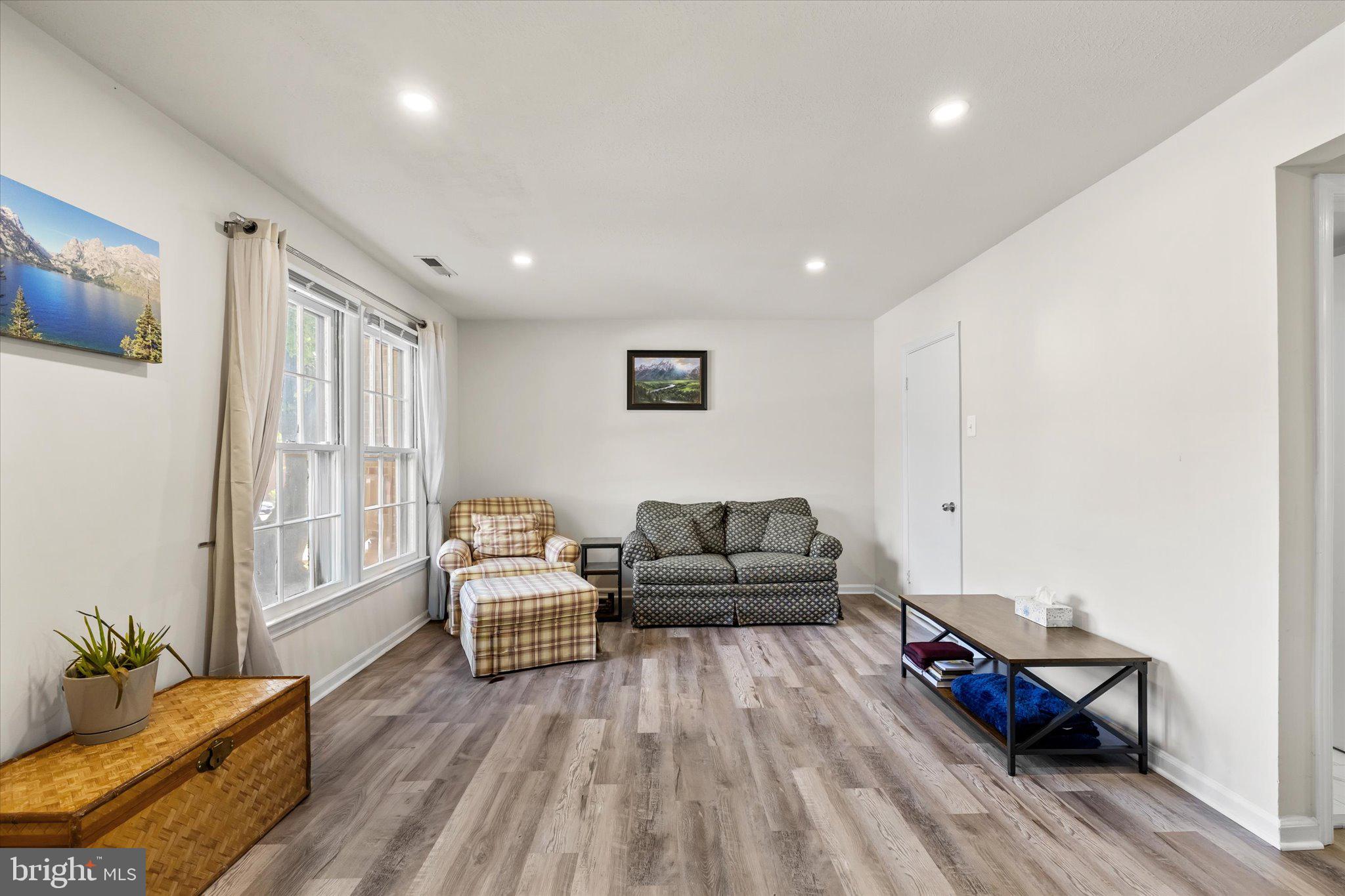 SPRING VALLEY - Residential