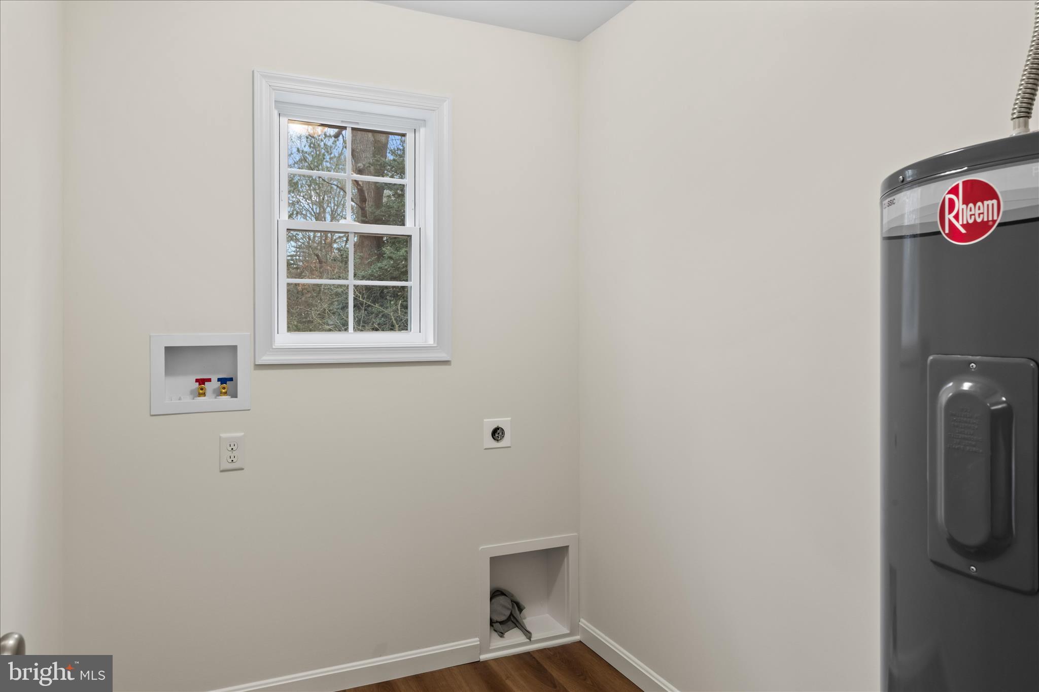 RIDGEWOOD CROSSING - Residential