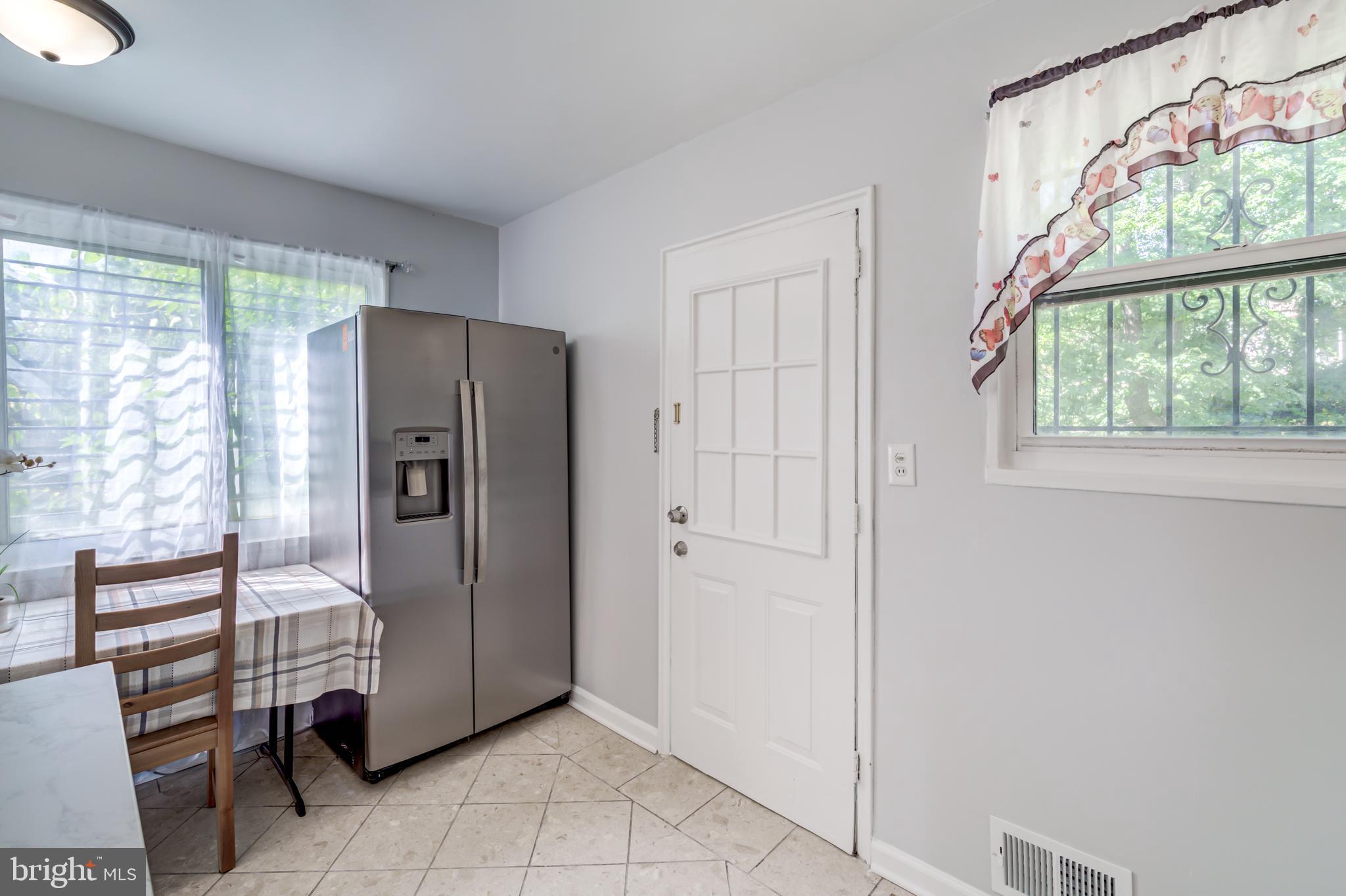 WASHINGTON SUBURBAN HOME - Residential