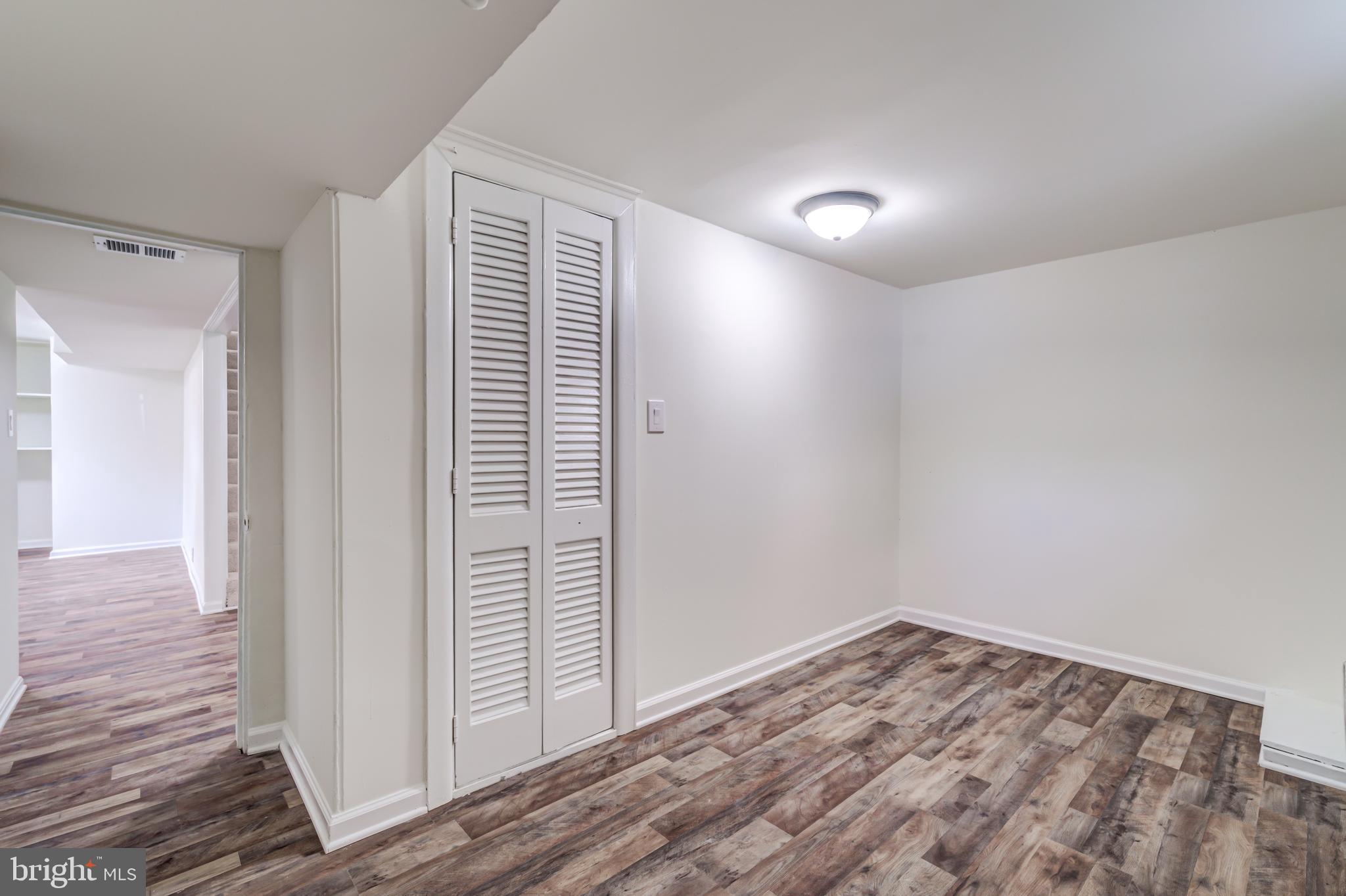 WASHINGTON SUBURBAN HOME - Residential