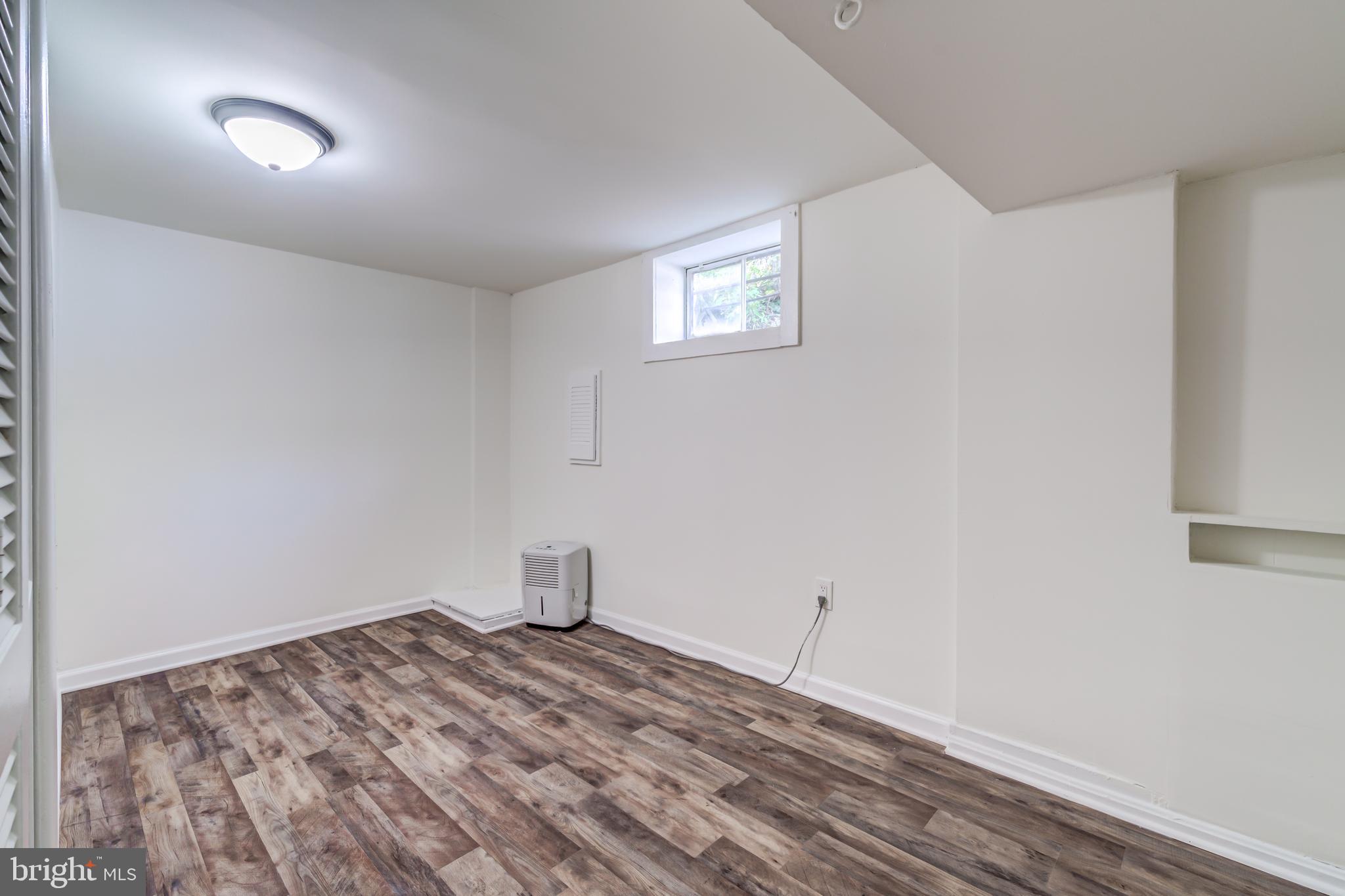 WASHINGTON SUBURBAN HOME - Residential