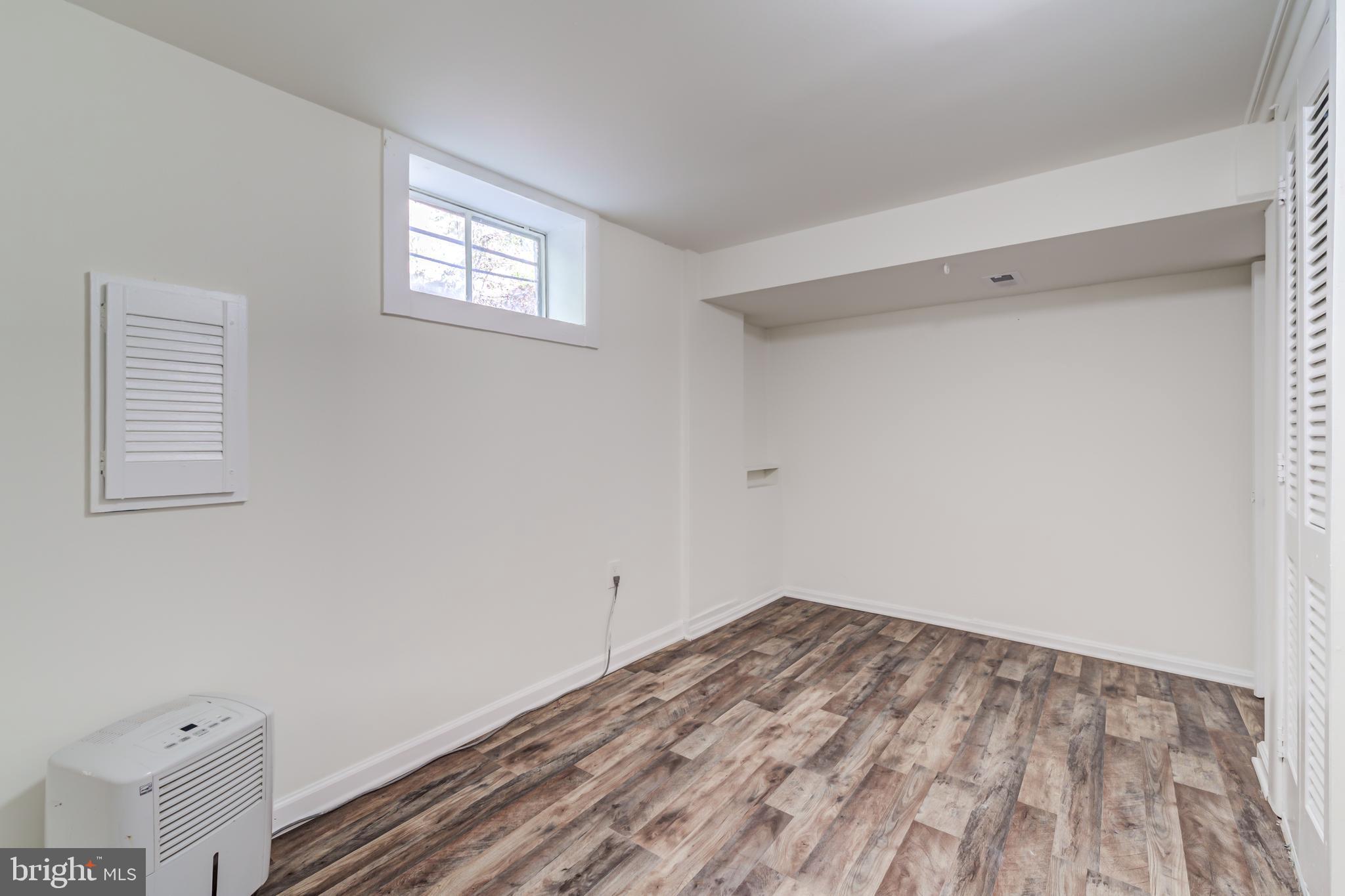 WASHINGTON SUBURBAN HOME - Residential