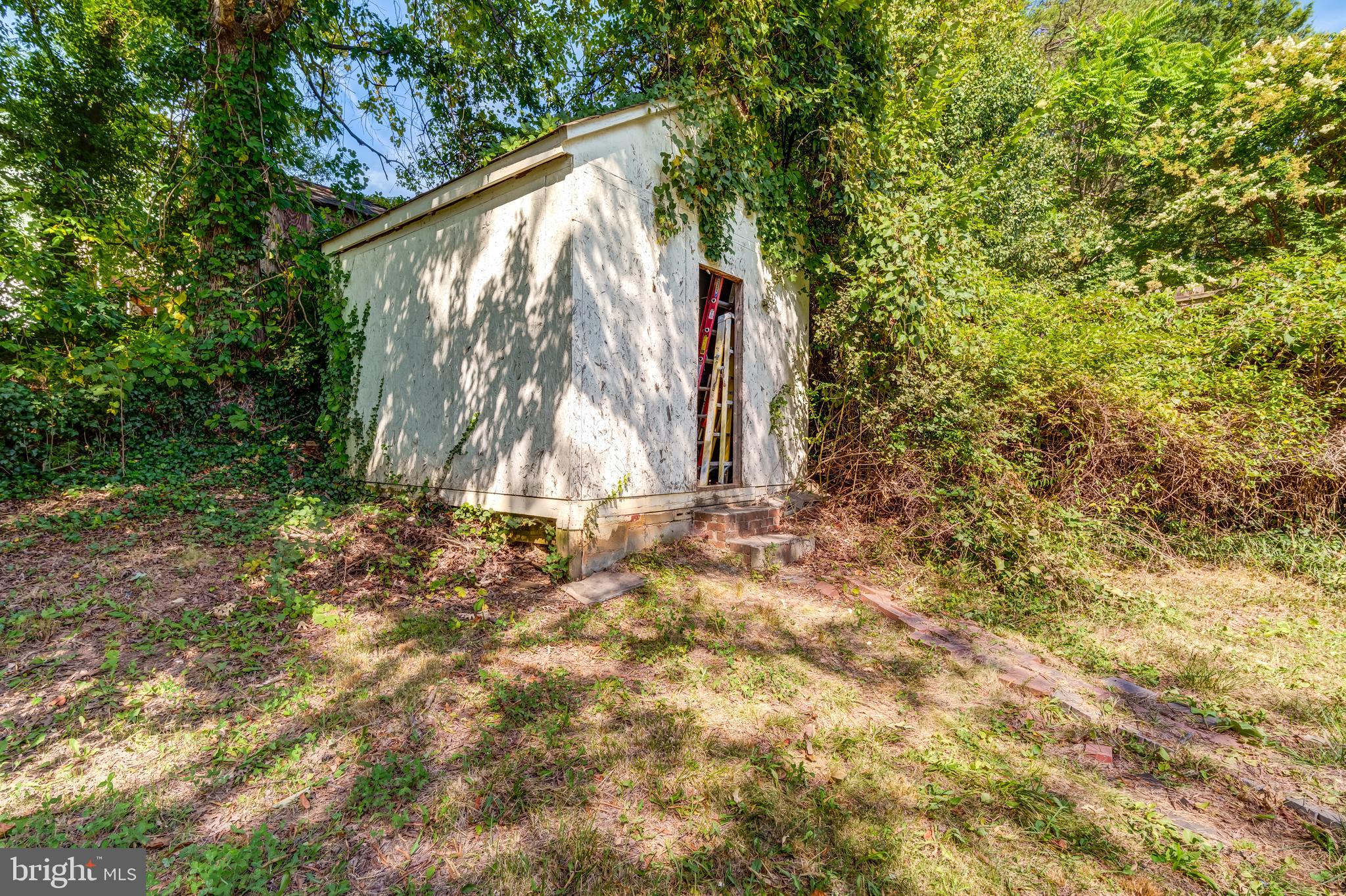 WASHINGTON SUBURBAN HOME - Residential