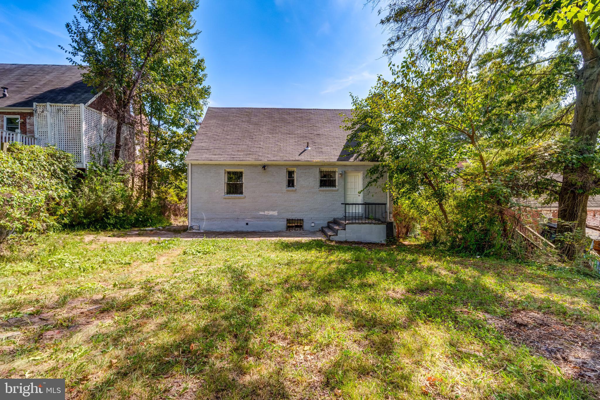 WASHINGTON SUBURBAN HOME - Residential