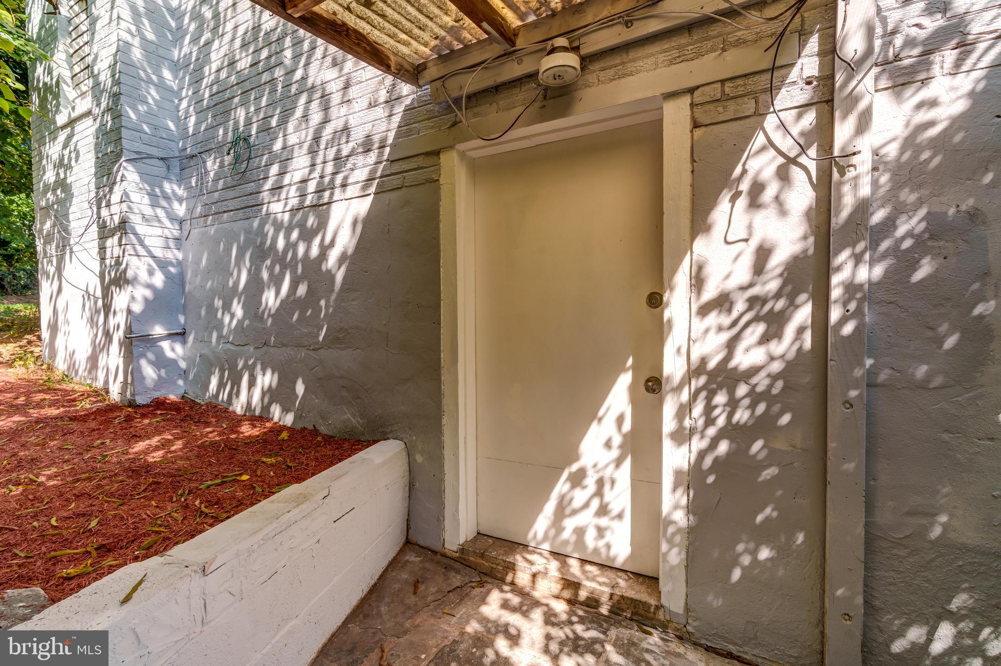 WASHINGTON SUBURBAN HOME - Residential