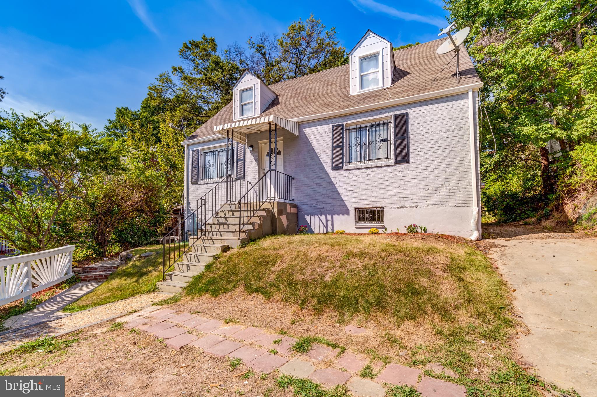 WASHINGTON SUBURBAN HOME - Residential