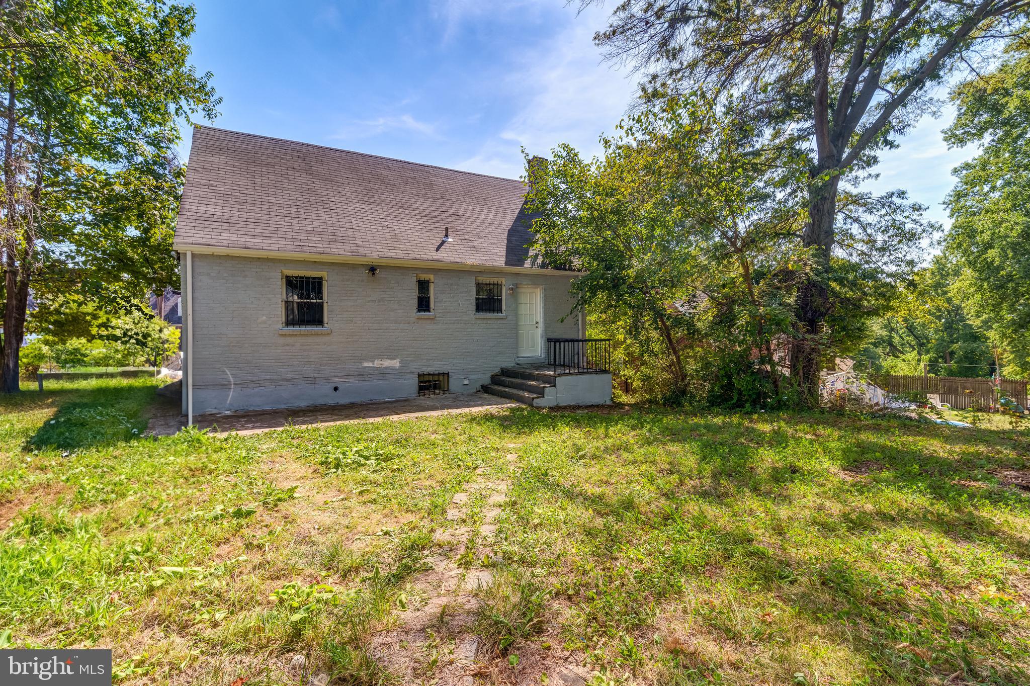 WASHINGTON SUBURBAN HOME - Residential