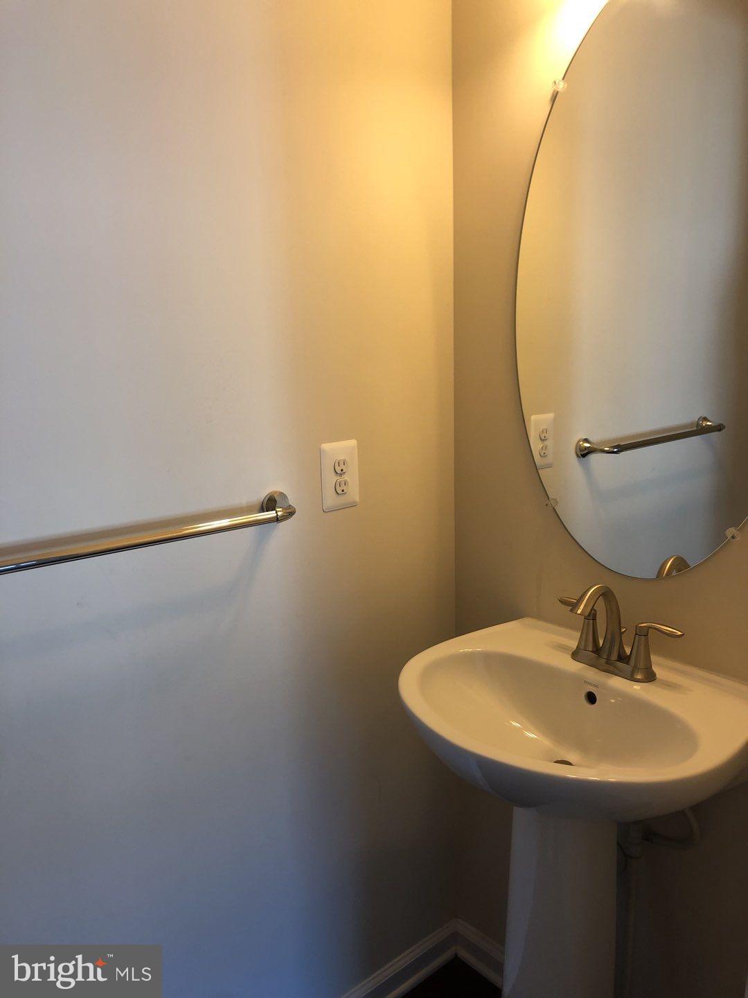 OXFORD SQUARE - Residential Lease