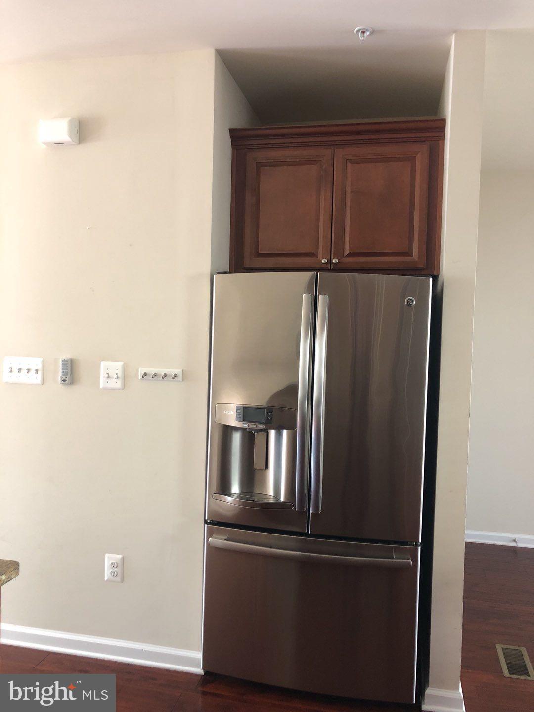 OXFORD SQUARE - Residential Lease