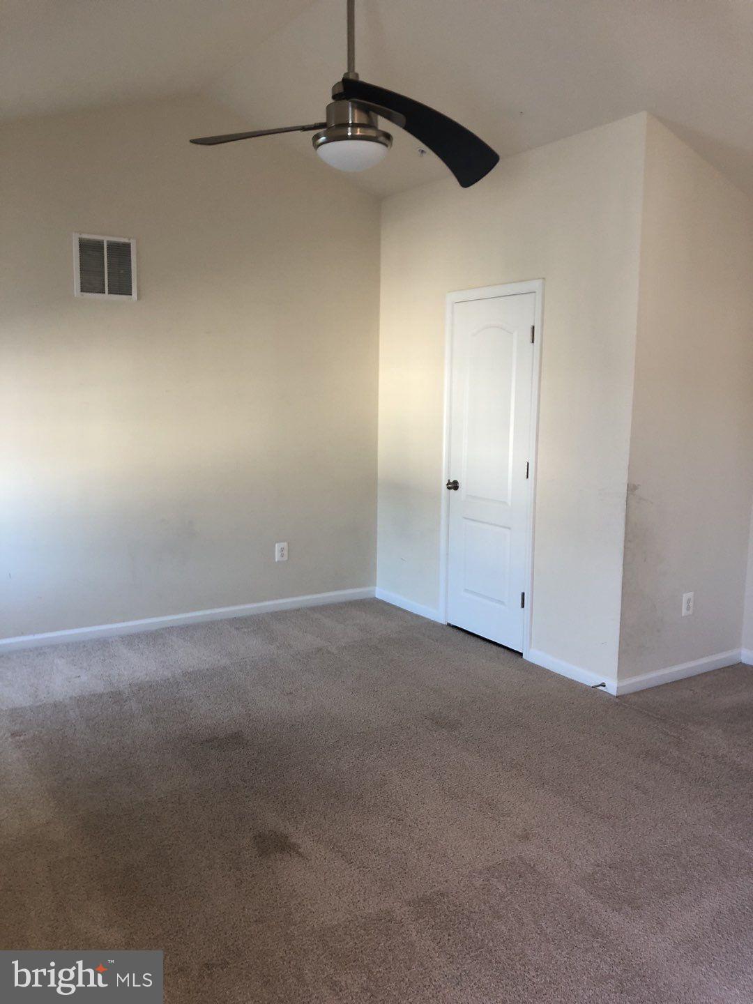 OXFORD SQUARE - Residential Lease