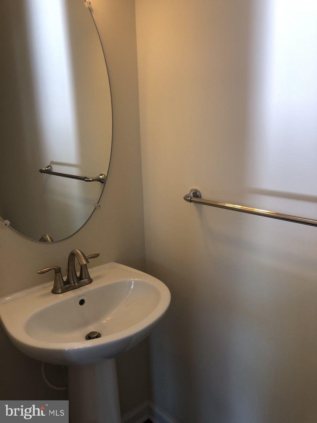 OXFORD SQUARE - Residential Lease