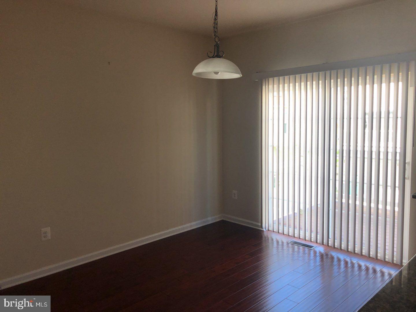 OXFORD SQUARE - Residential Lease