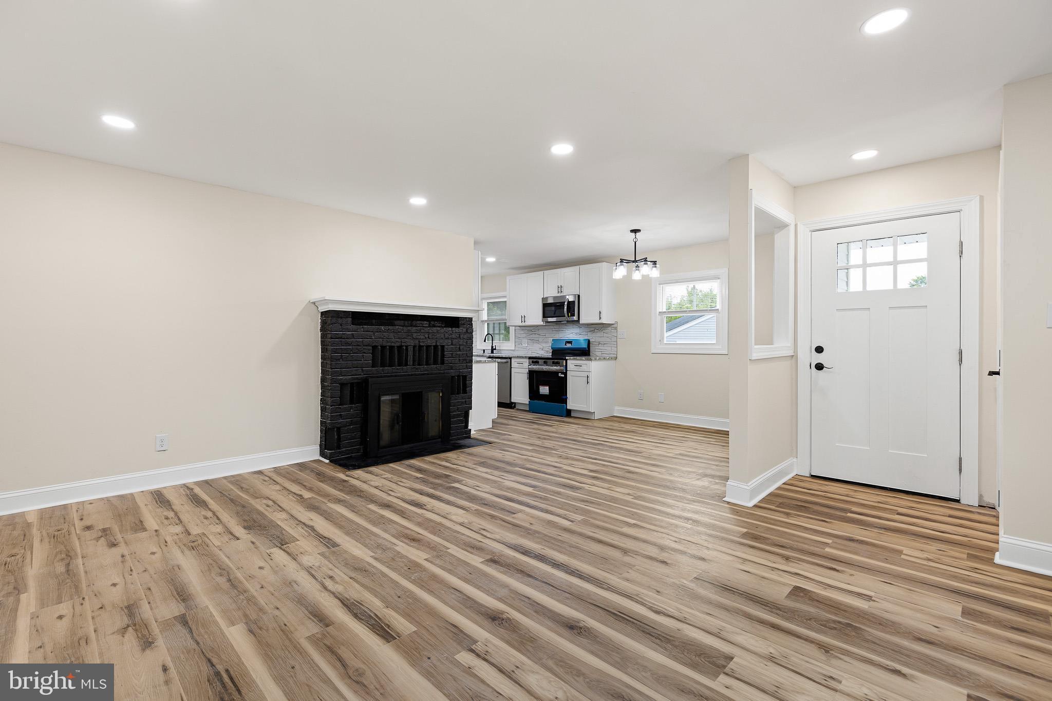 17 VARMAR DRIVE