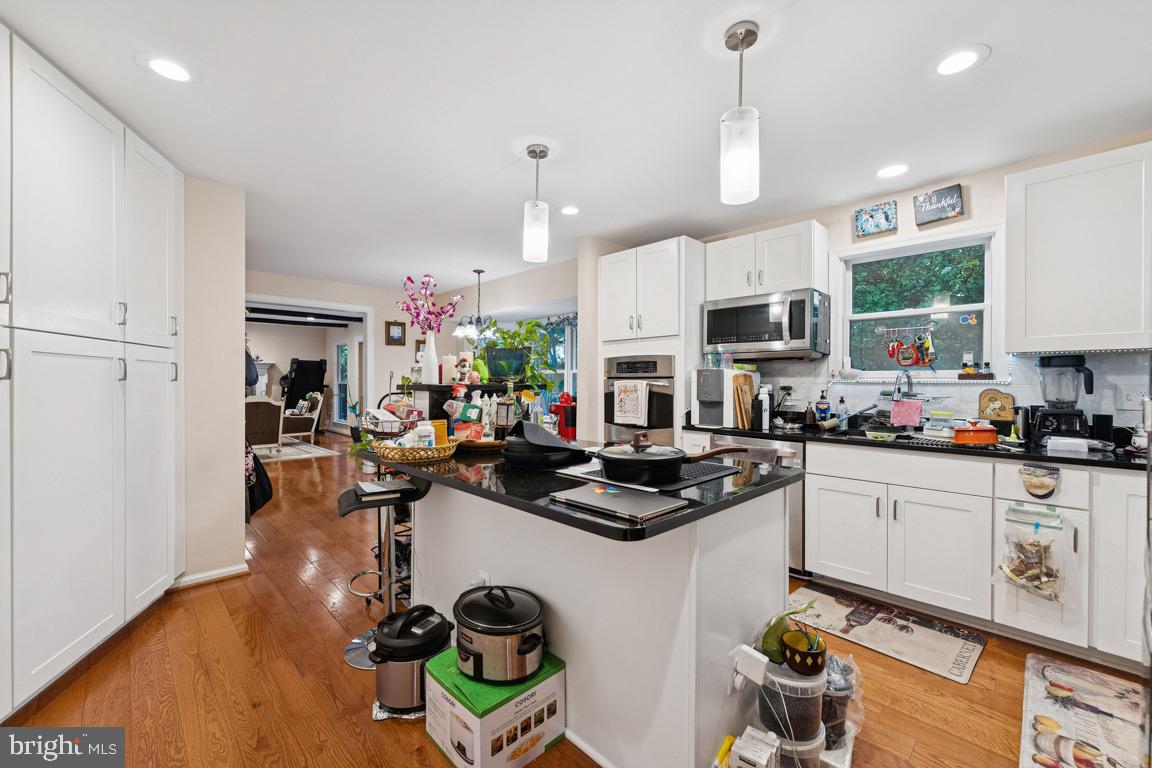 LANGLEY OAKS - Residential