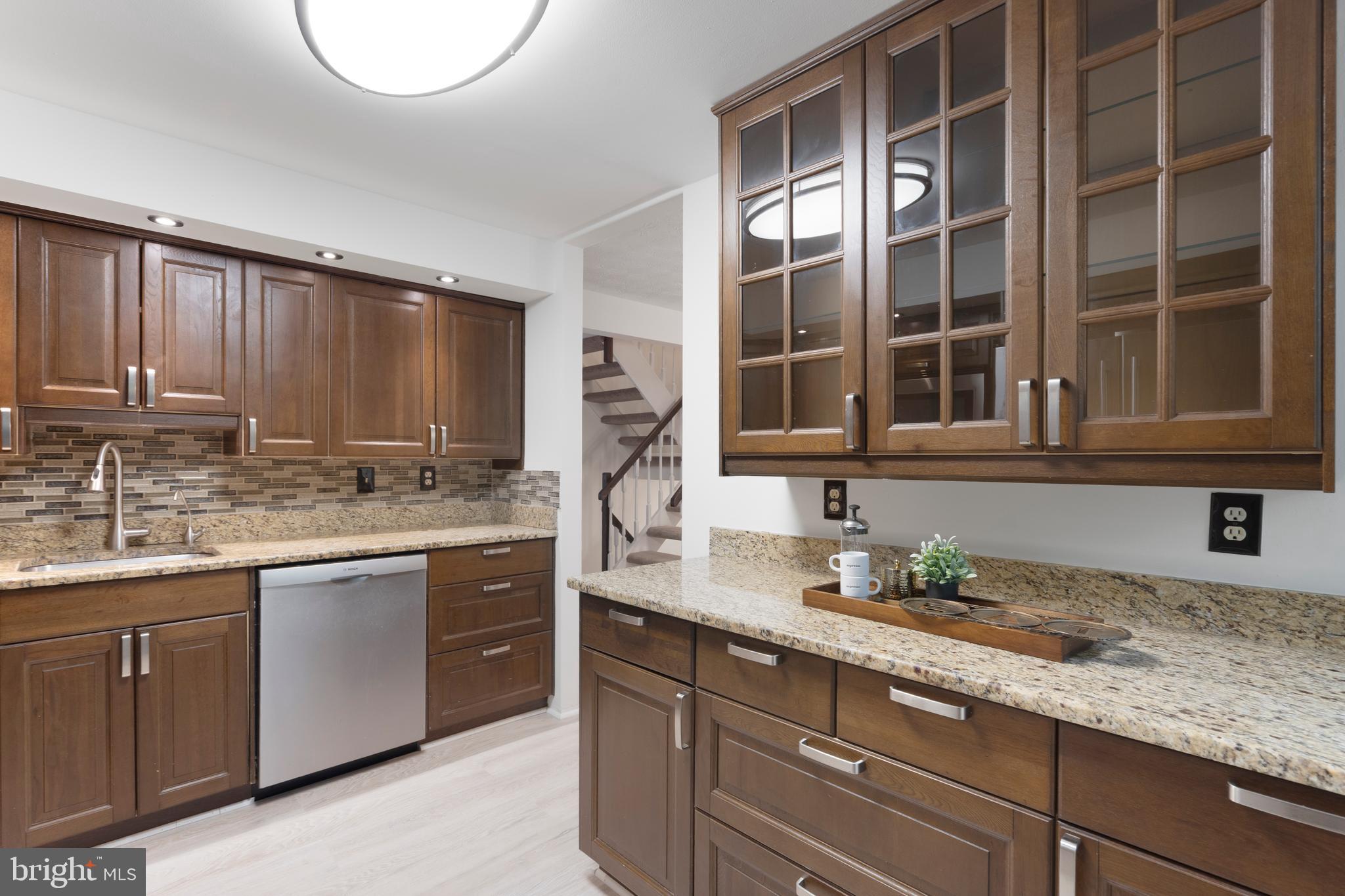 2323 MIDDLE CREEK LANE
