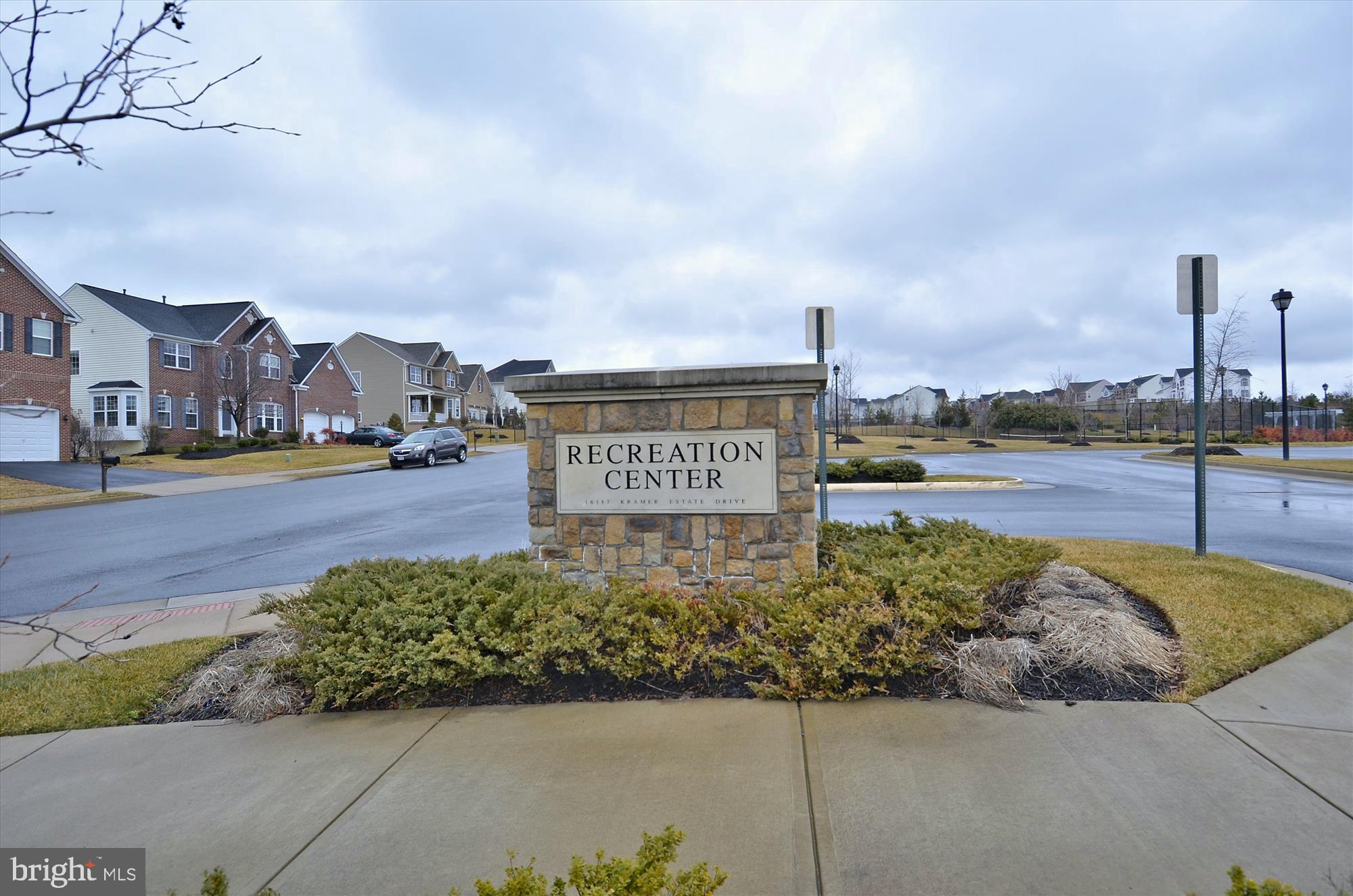 EAGLES POINTE - Residential