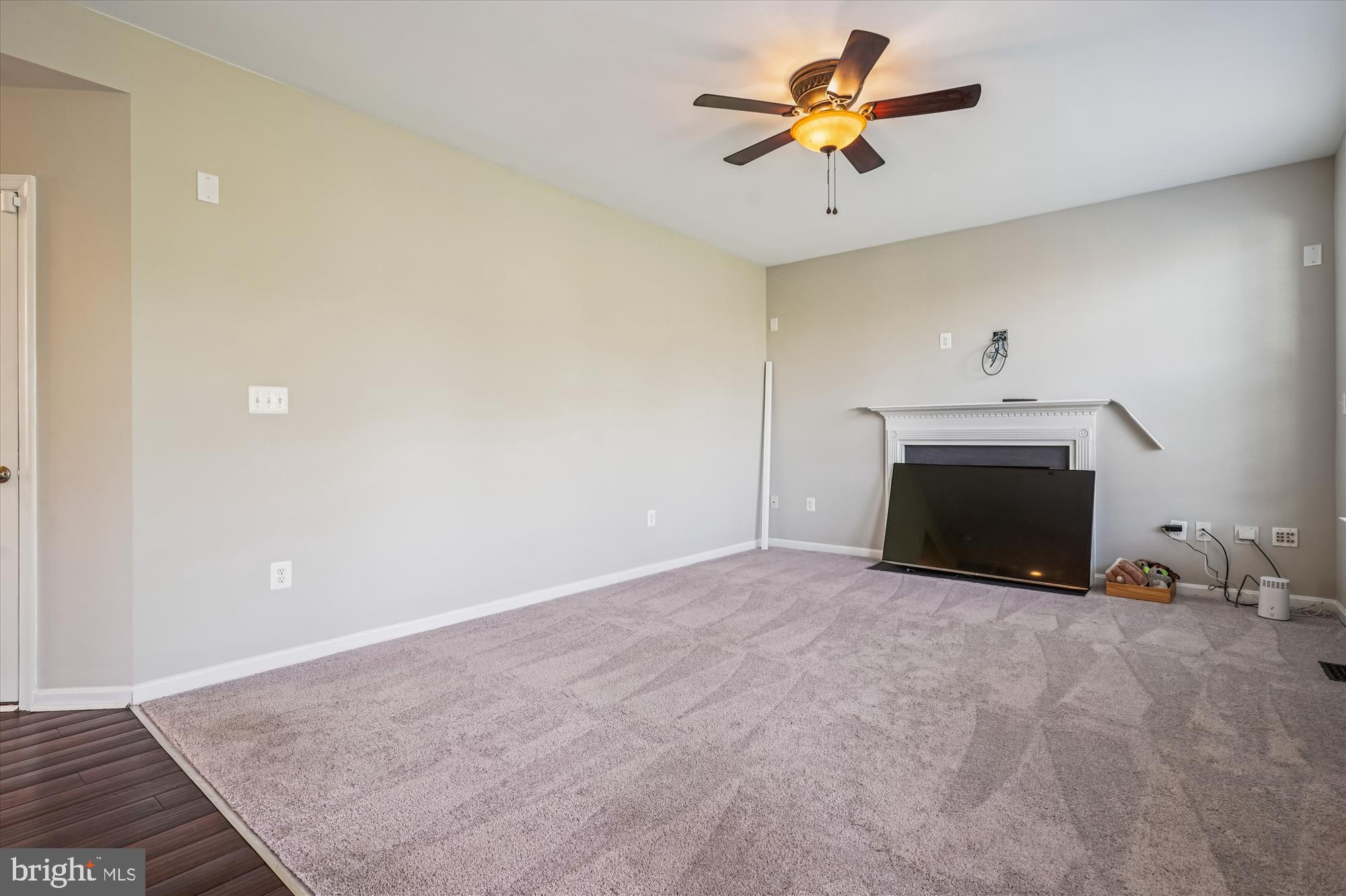 EAGLES POINTE - Residential