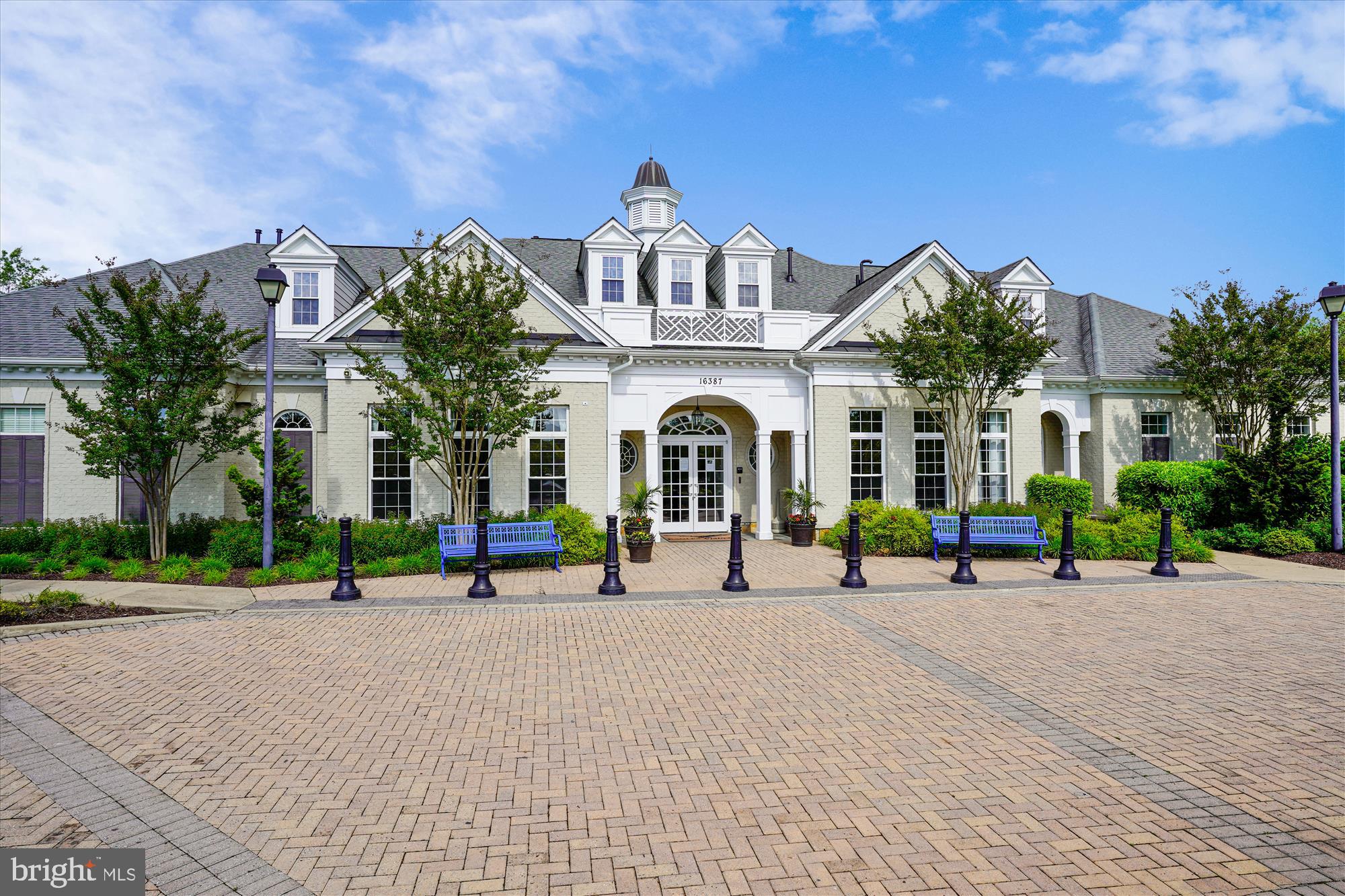 EAGLES POINTE - Residential