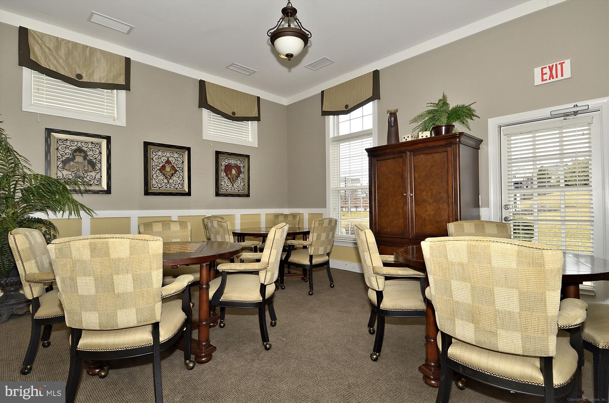 EAGLES POINTE - Residential