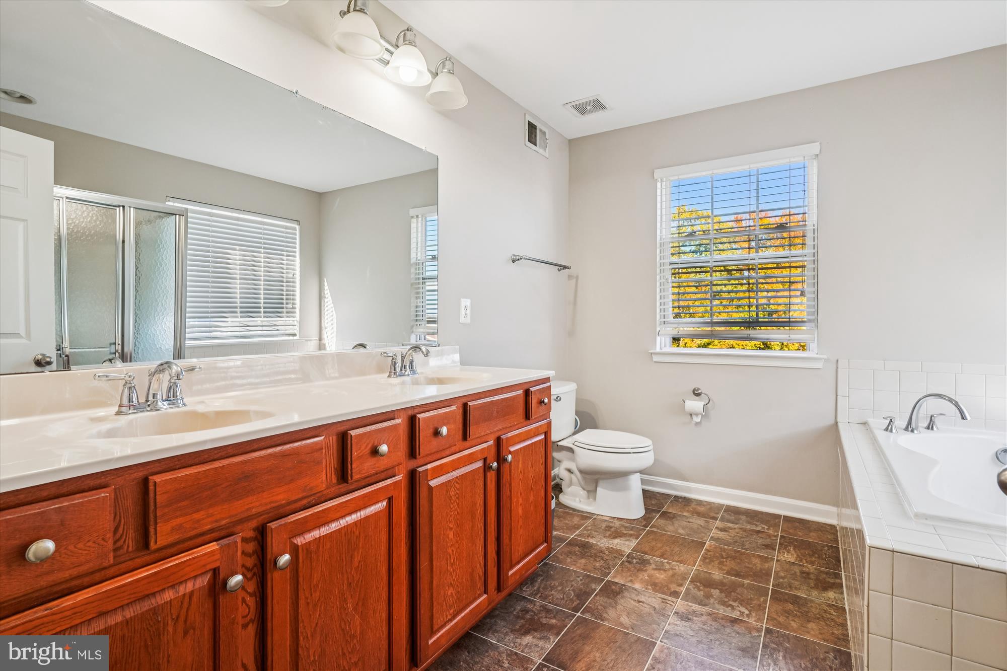 EAGLES POINTE - Residential