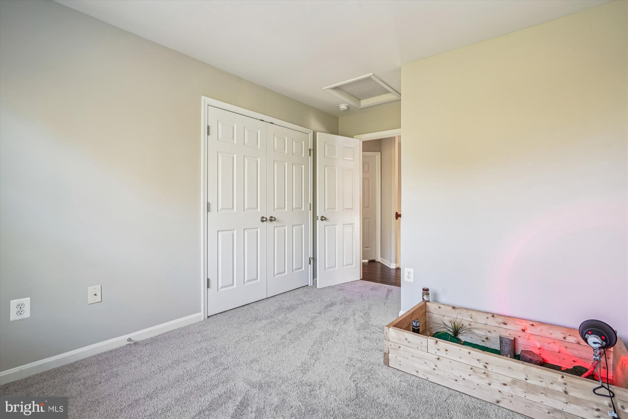 EAGLES POINTE - Residential