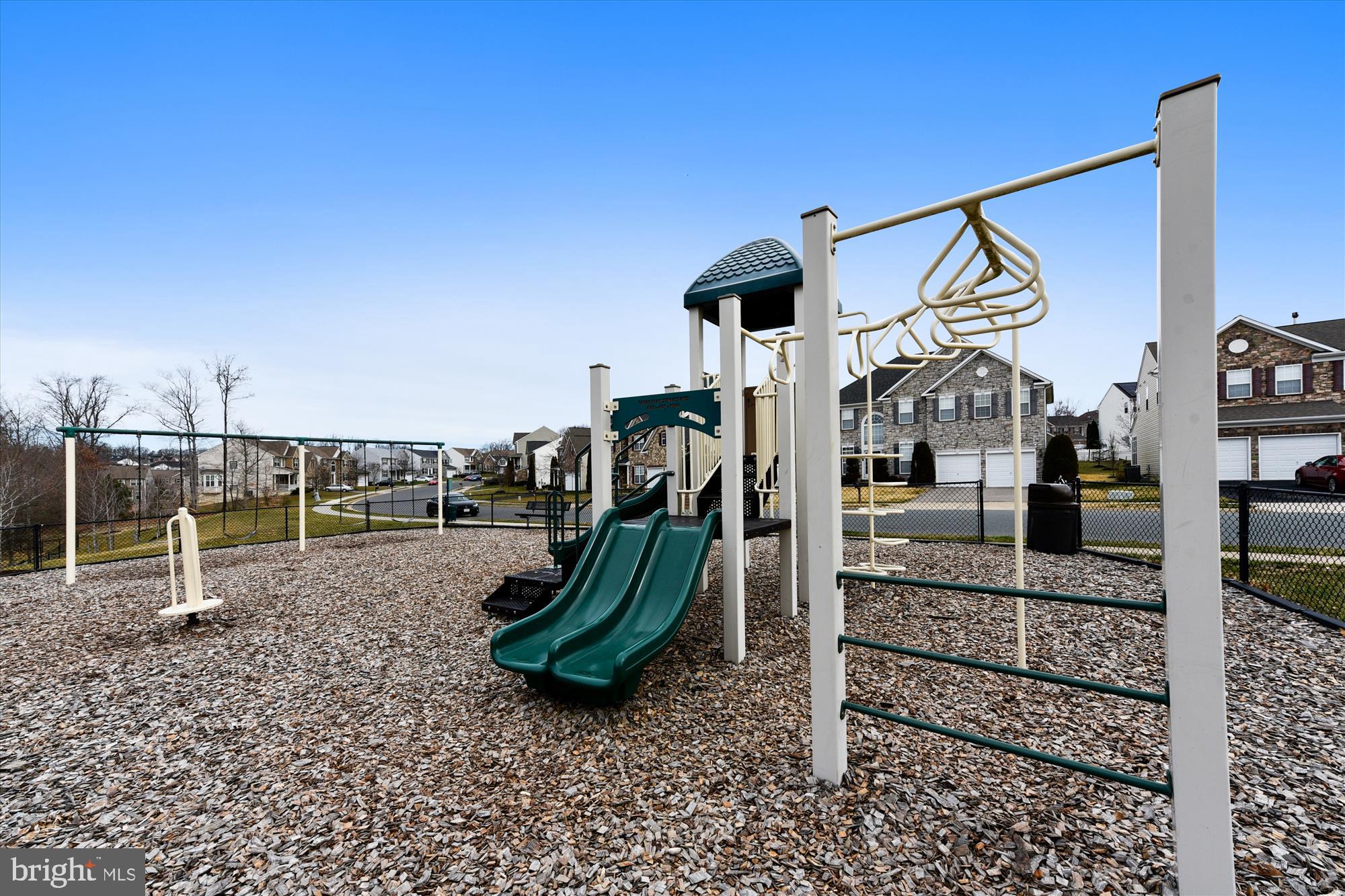 EAGLES POINTE - Residential