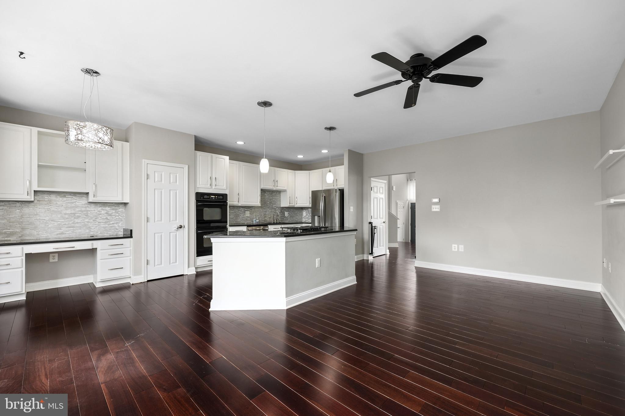 POTOMAC CROSSING - Residential