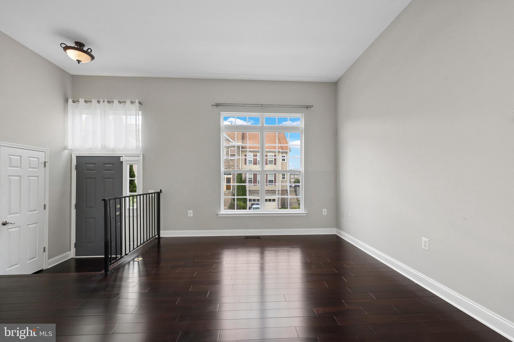 POTOMAC CROSSING - Residential