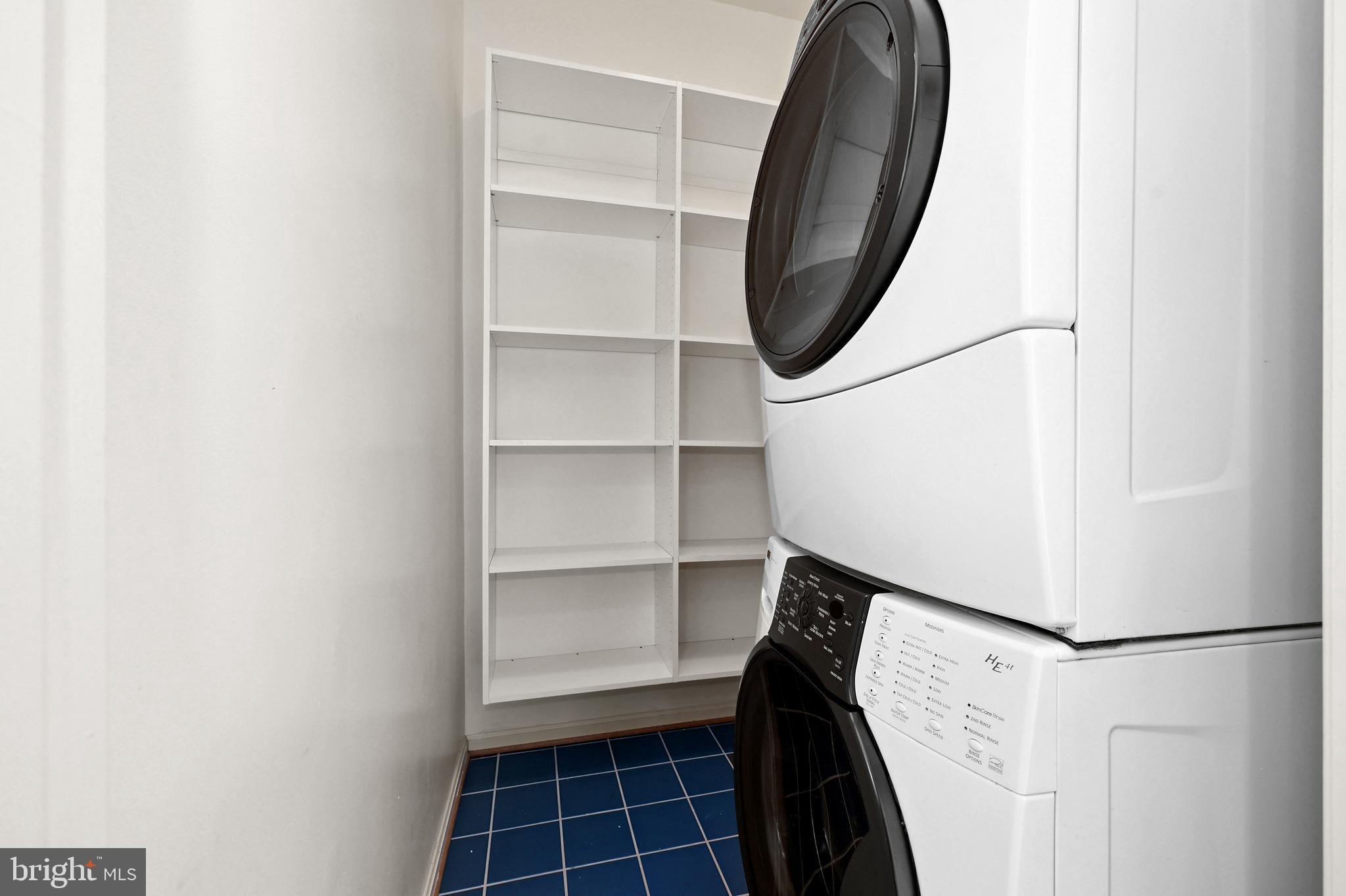 POTOMAC CROSSING - Residential