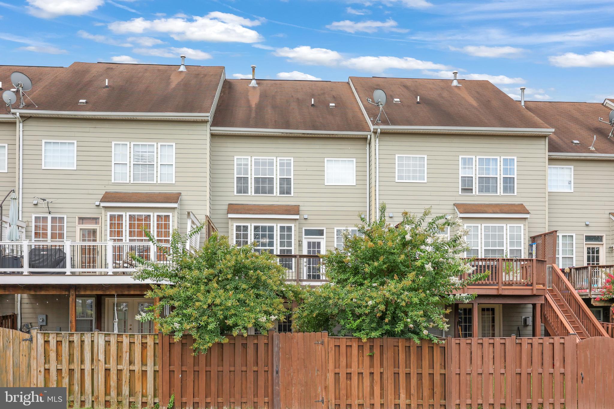 POTOMAC CROSSING - Residential