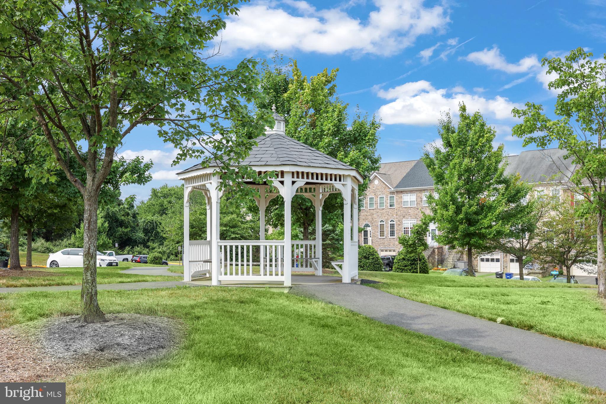 POTOMAC CROSSING - Residential