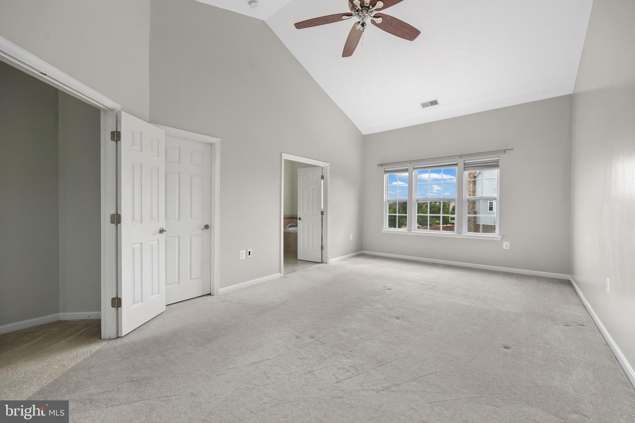 POTOMAC CROSSING - Residential