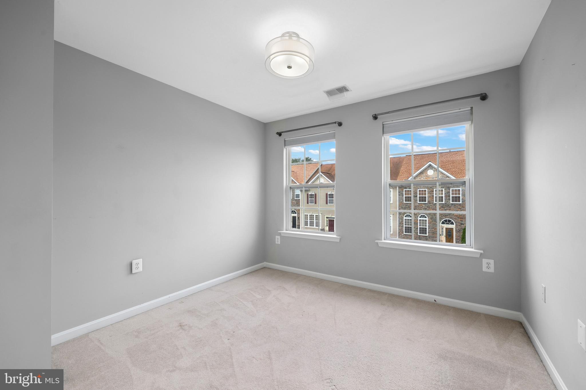 POTOMAC CROSSING - Residential