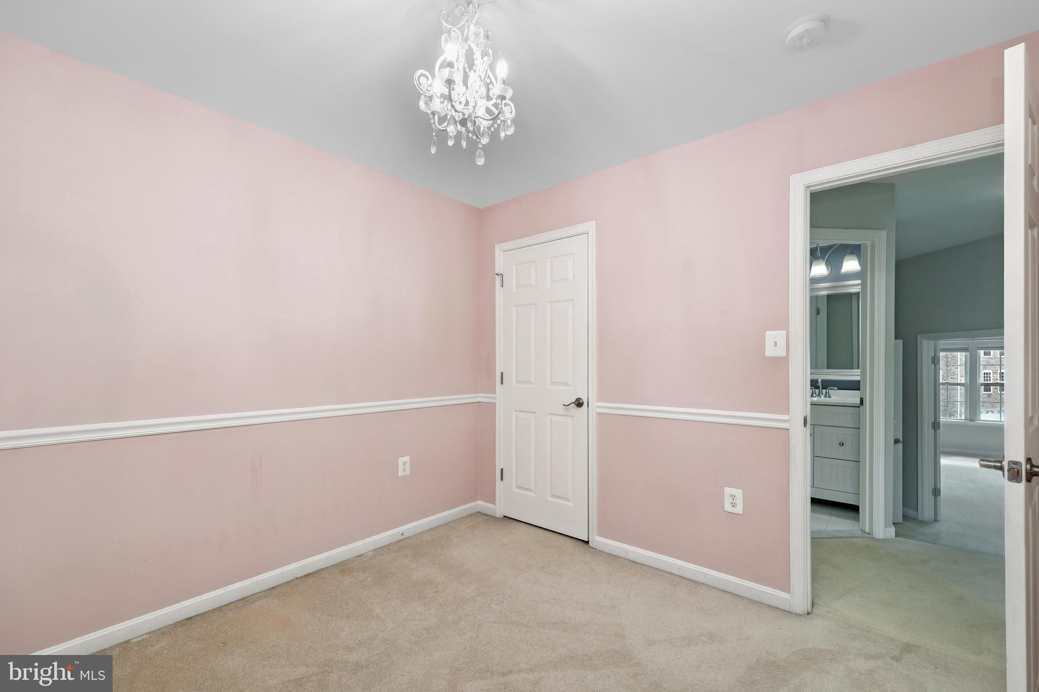 POTOMAC CROSSING - Residential