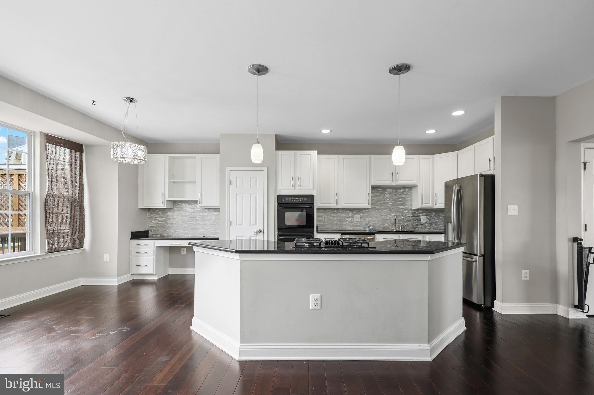 POTOMAC CROSSING - Residential