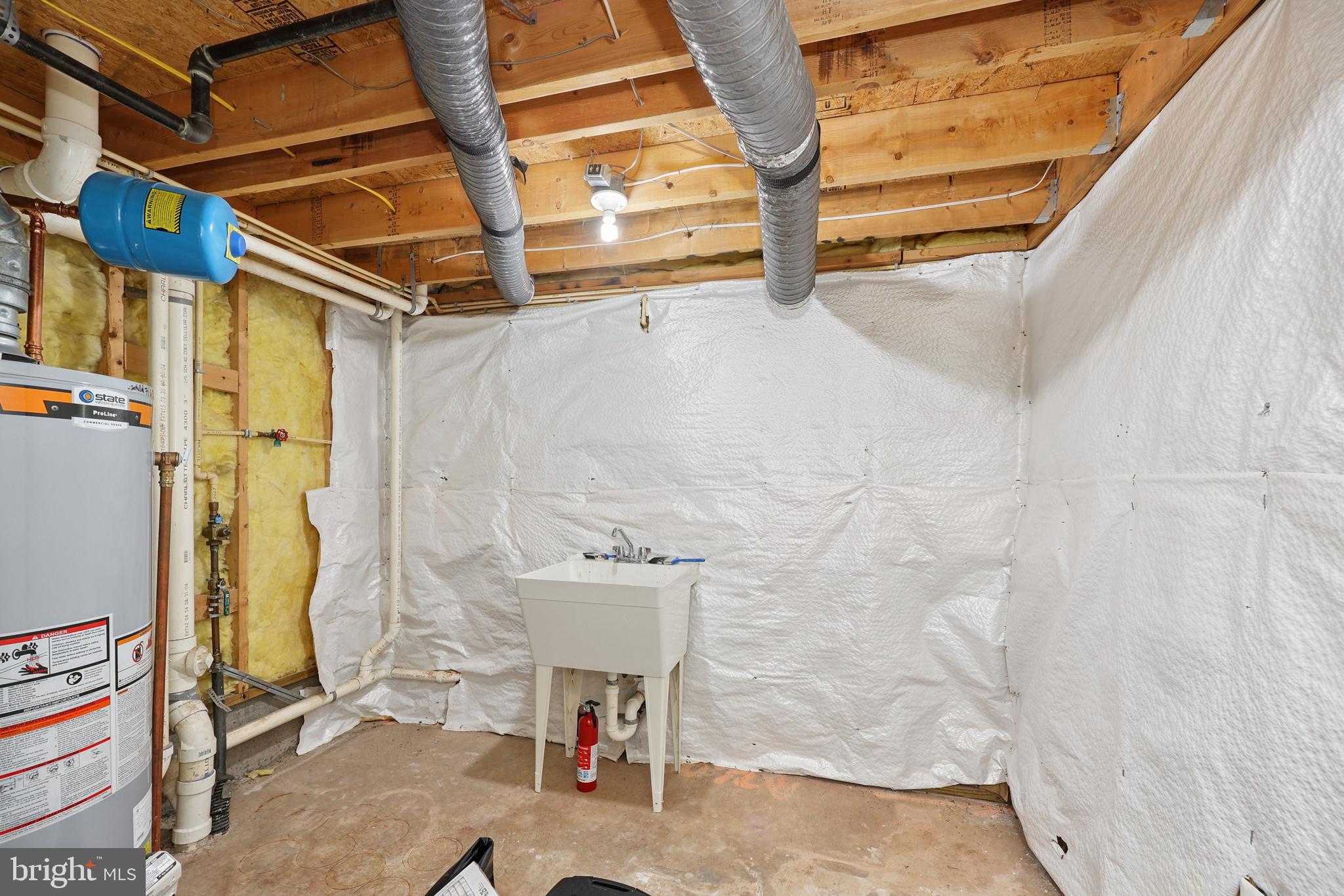 POTOMAC CROSSING - Residential